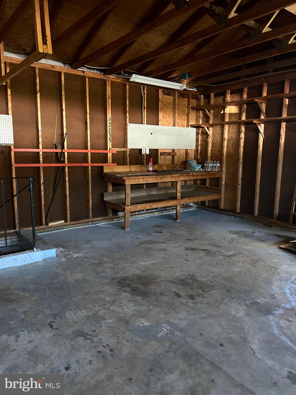 FOX MILL ESTATES - Residential Lease