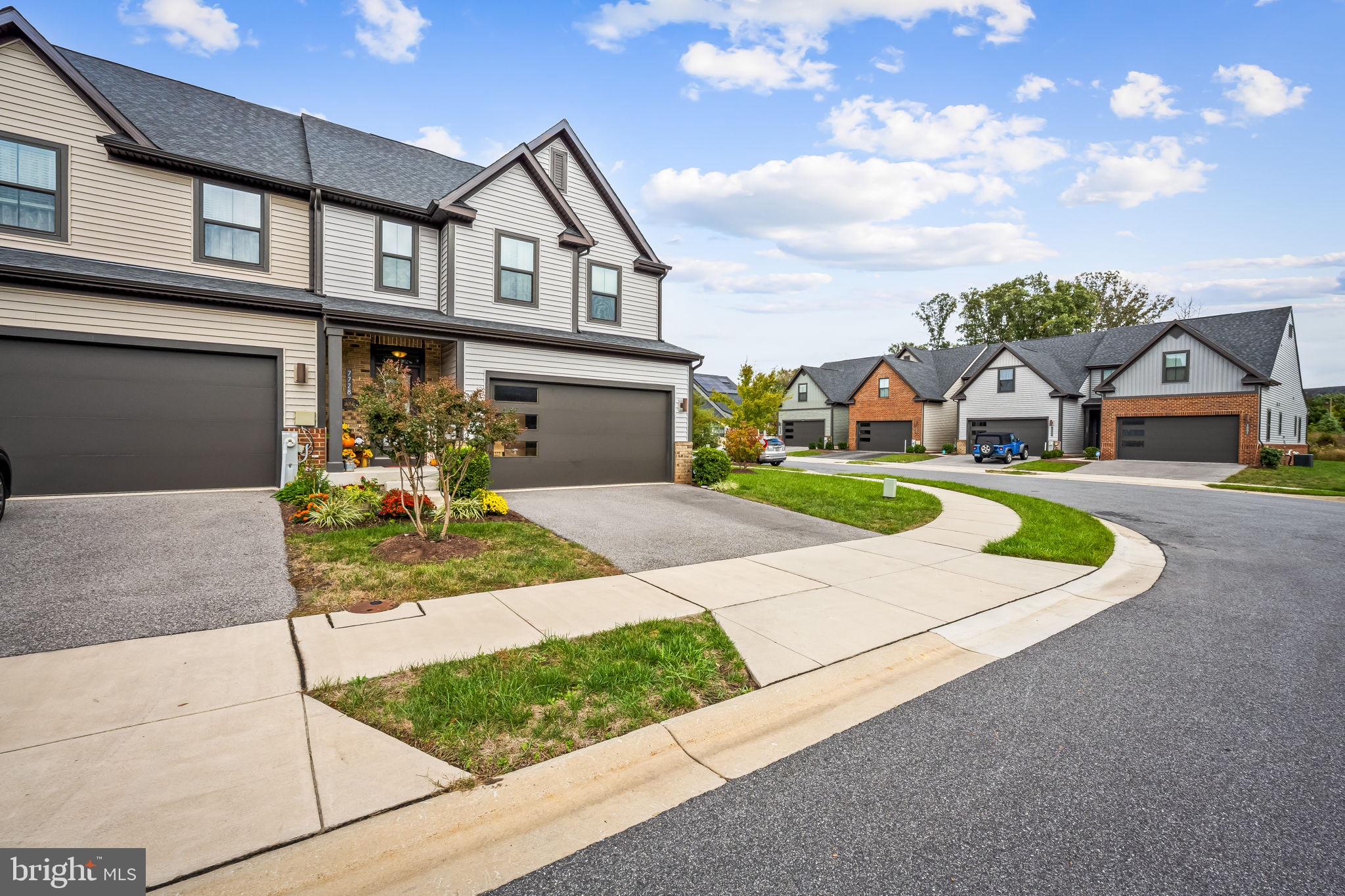 7728 PESTLE LANE