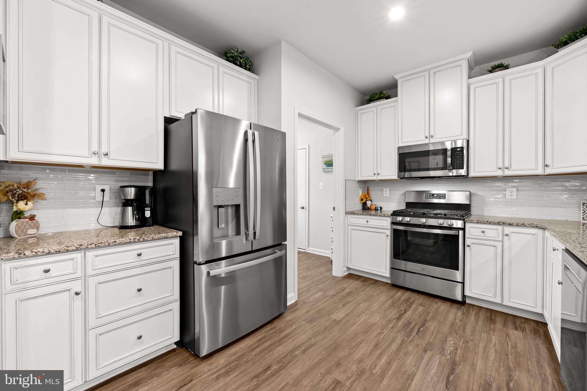 7728 PESTLE LANE