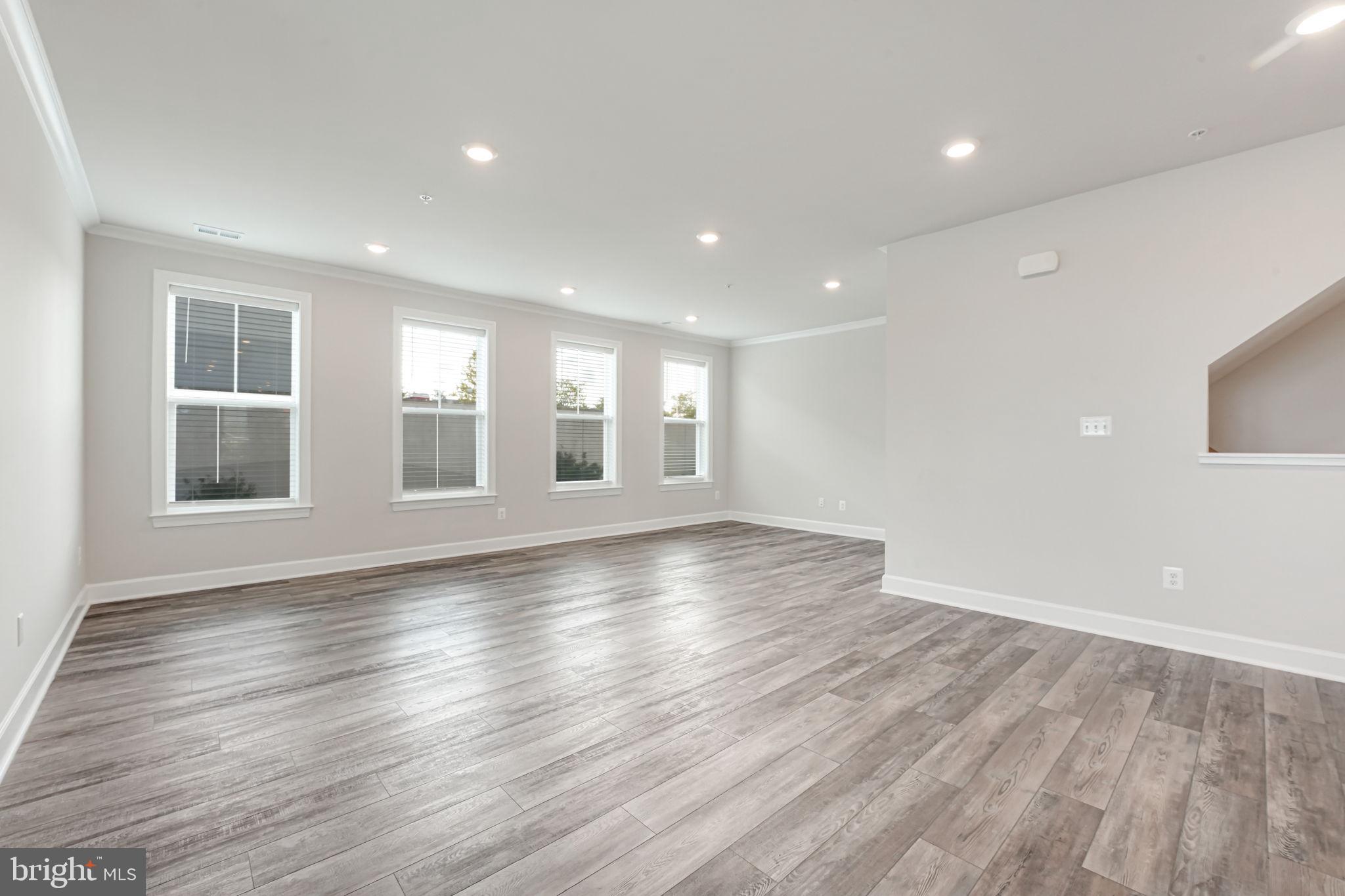 POTOMAC TOWN CENTER - Residential