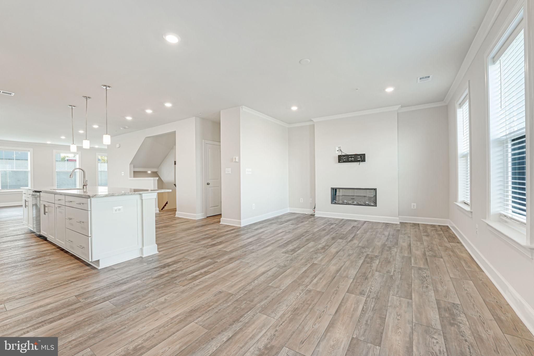 POTOMAC TOWN CENTER - Residential