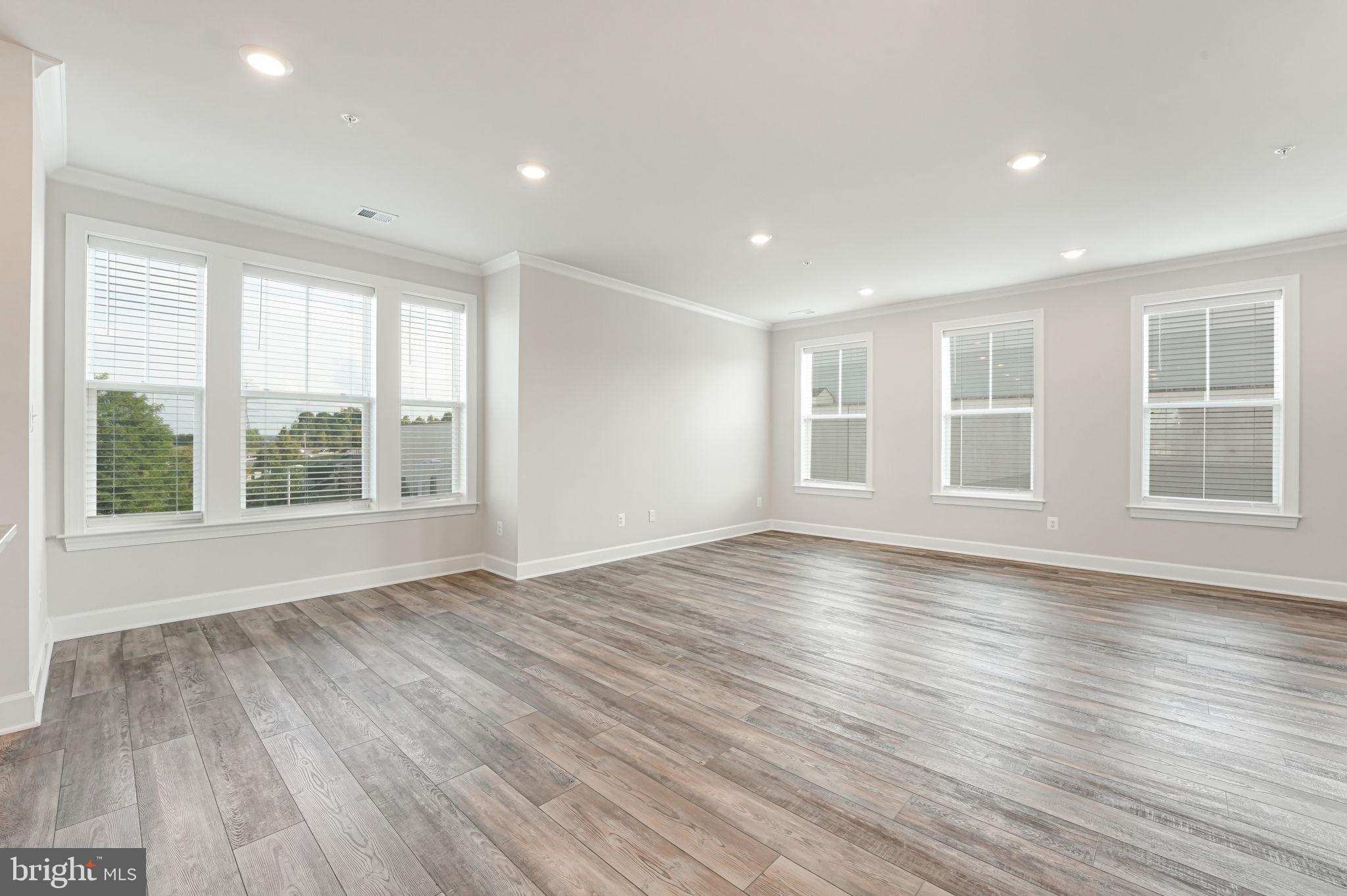 POTOMAC TOWN CENTER - Residential