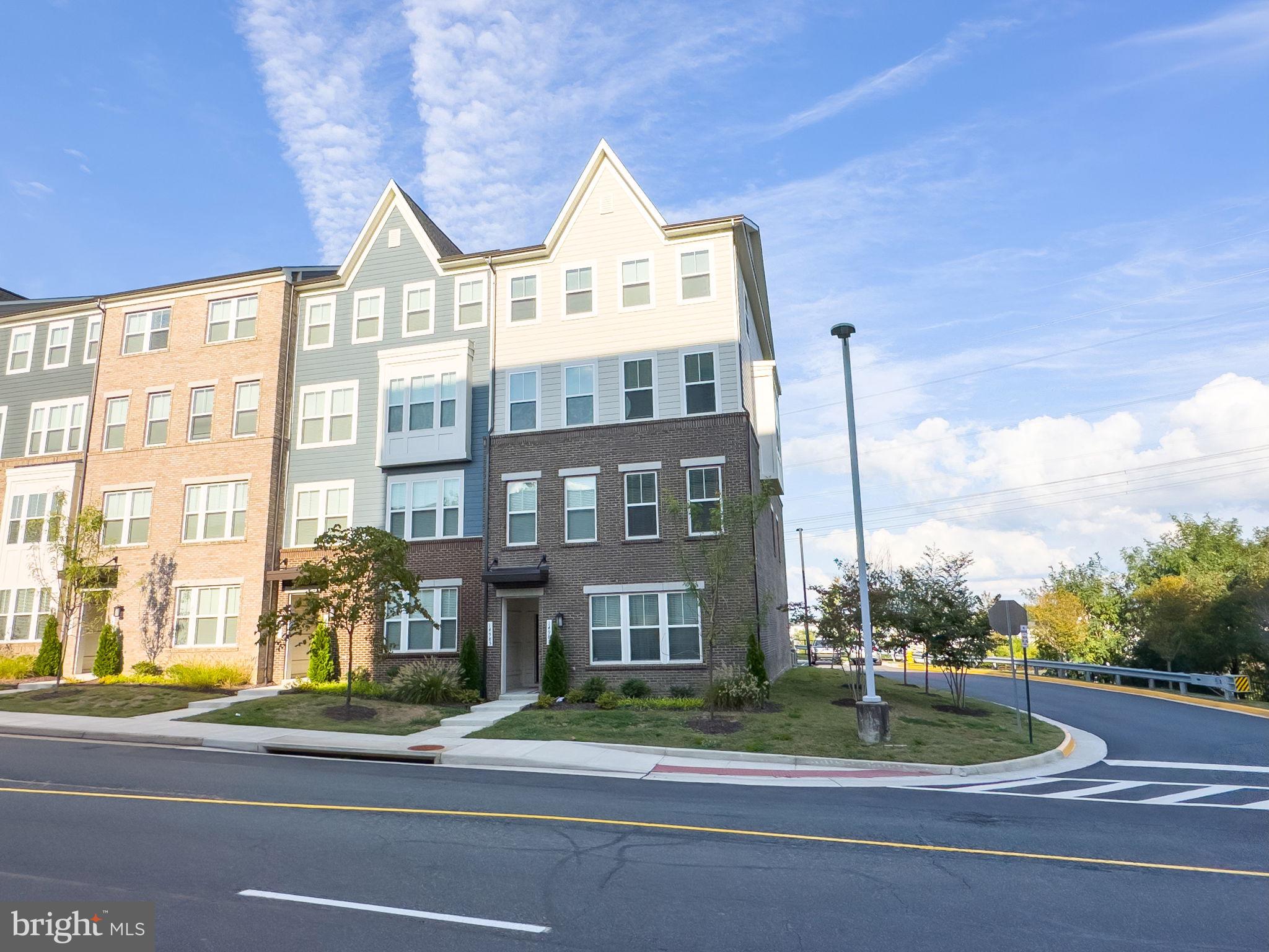 POTOMAC TOWN CENTER - Residential