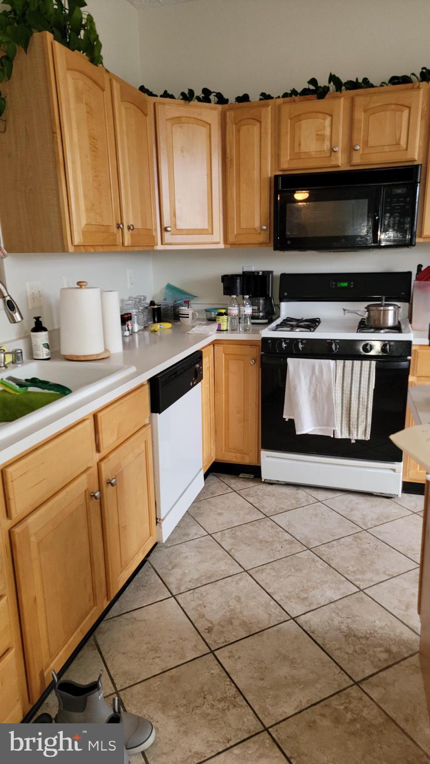 PERRY HALL FARMS - Residential Lease