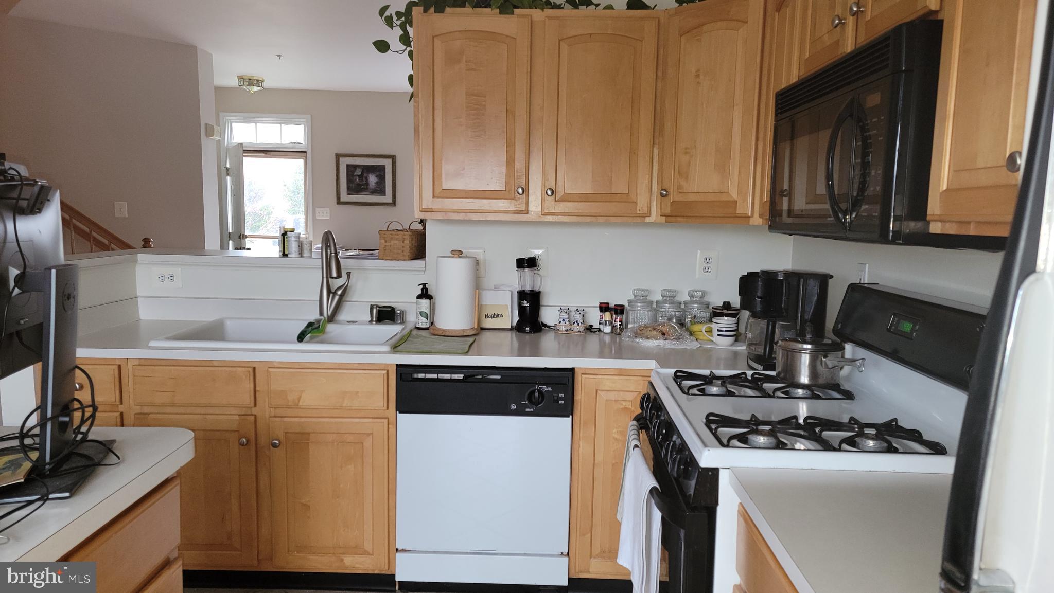 PERRY HALL FARMS - Residential Lease