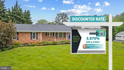 4000 Latham Drive, Haymarket, VA MLS: VAPW2090460