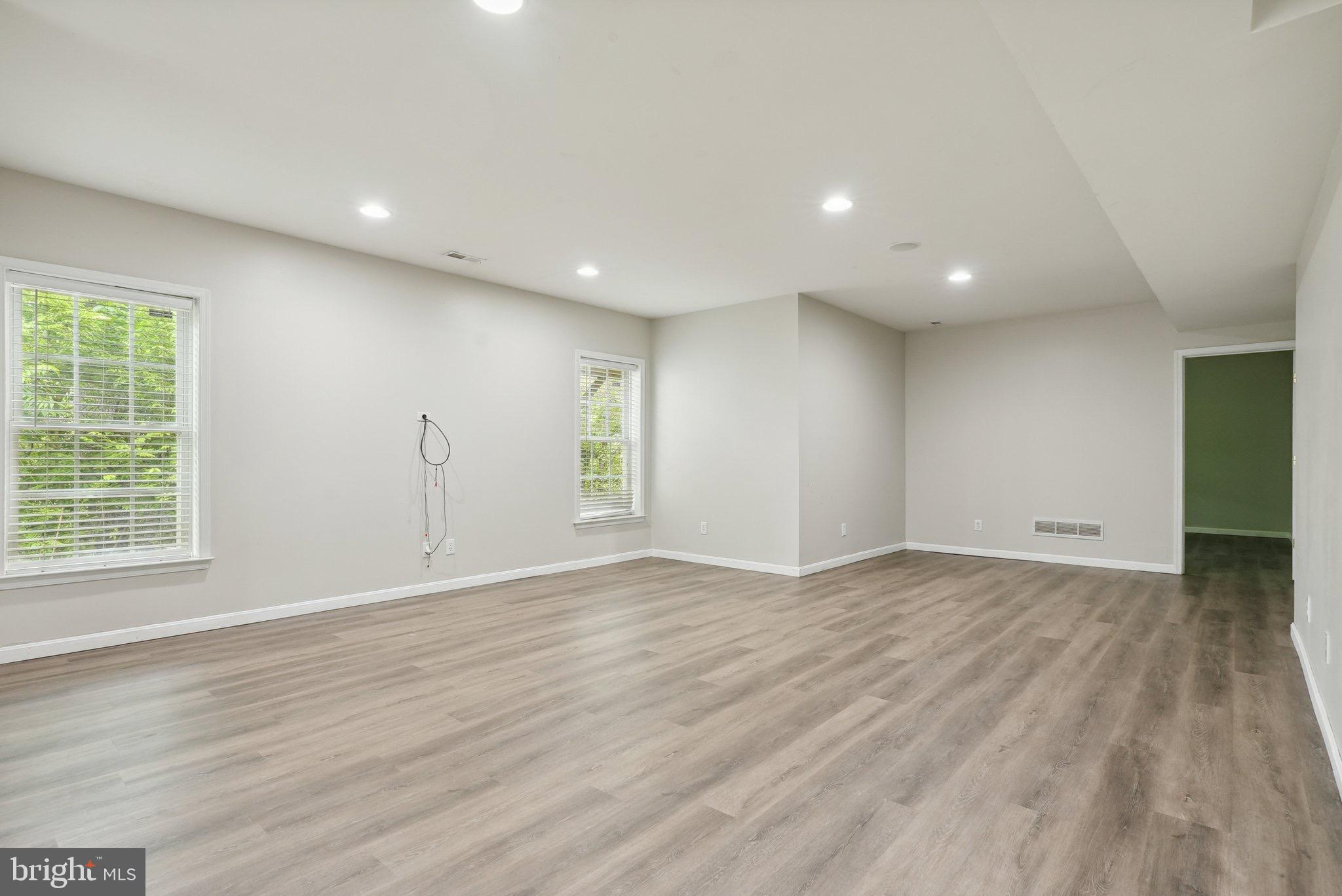 MALIN STATION - Residential Lease