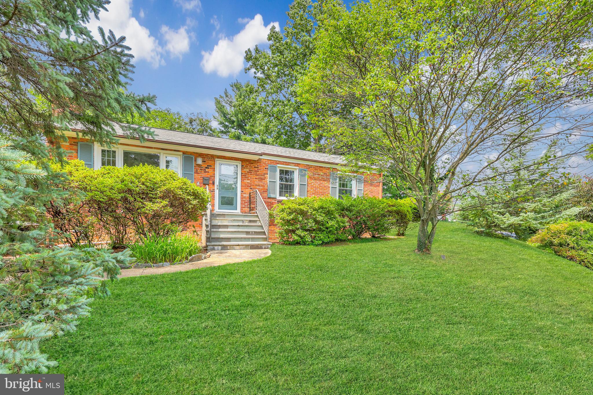 600 JOHN MARSHALL DRIVE NW