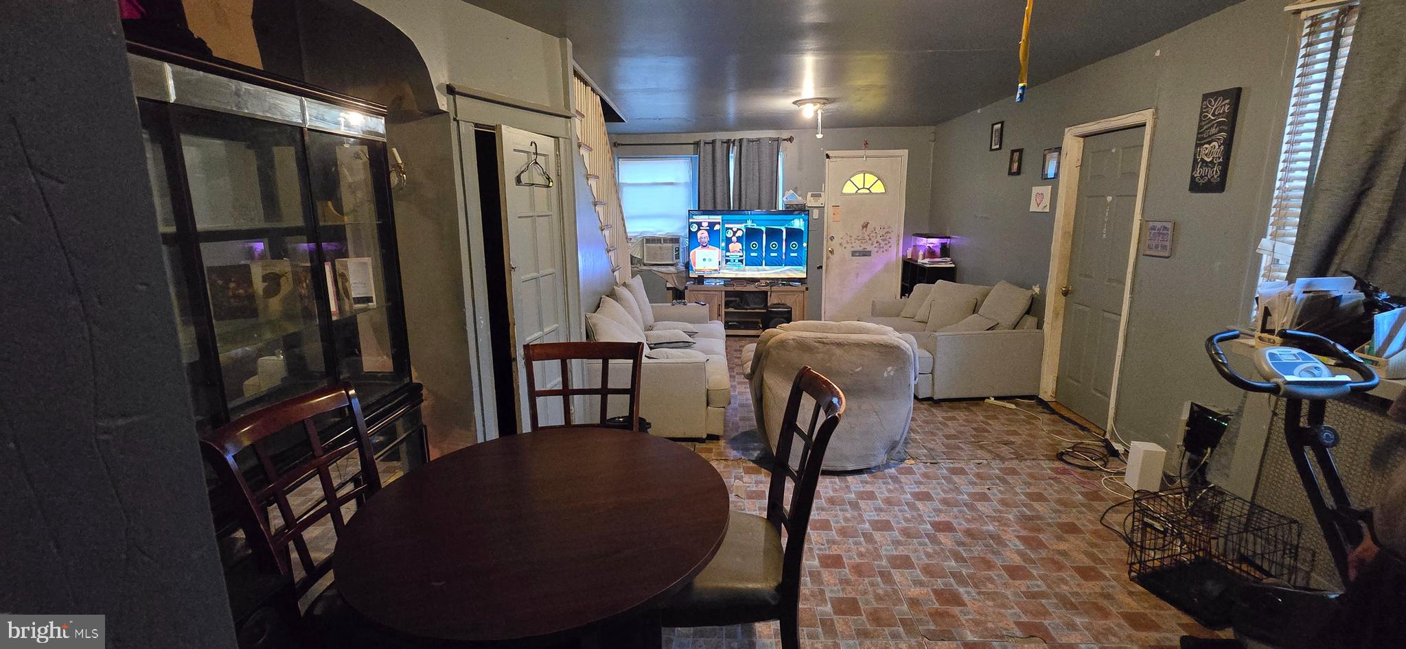 PHILADELPHIA (NORTHEAST) - Residential