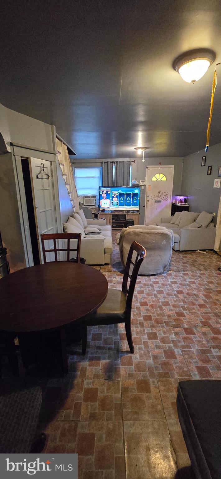 PHILADELPHIA (NORTHEAST) - Residential