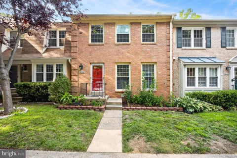 Photo of 9036 Rosewall Court, SPRINGFIELD, VA 22152 (MLS # VAFX2332714)