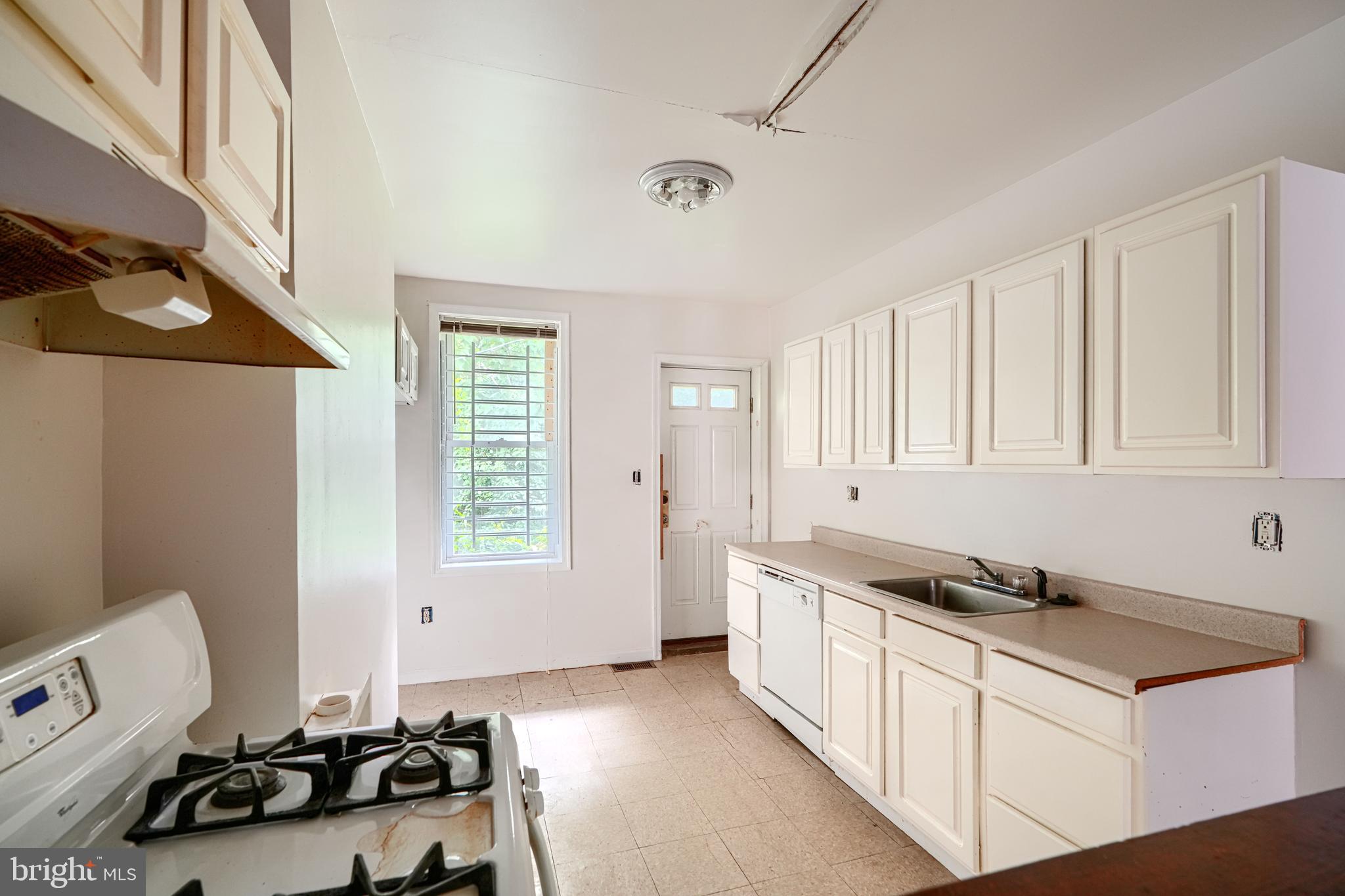 BALTIMORE EAST - SOUTH CLIFTON PARK HIST. DISTRICT - Residential