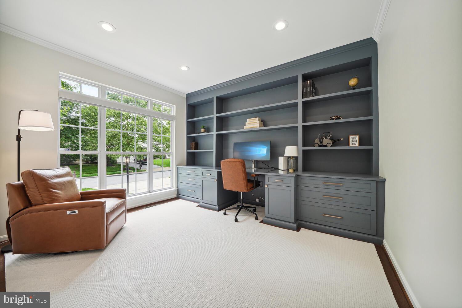 BROADLANDS - Residential