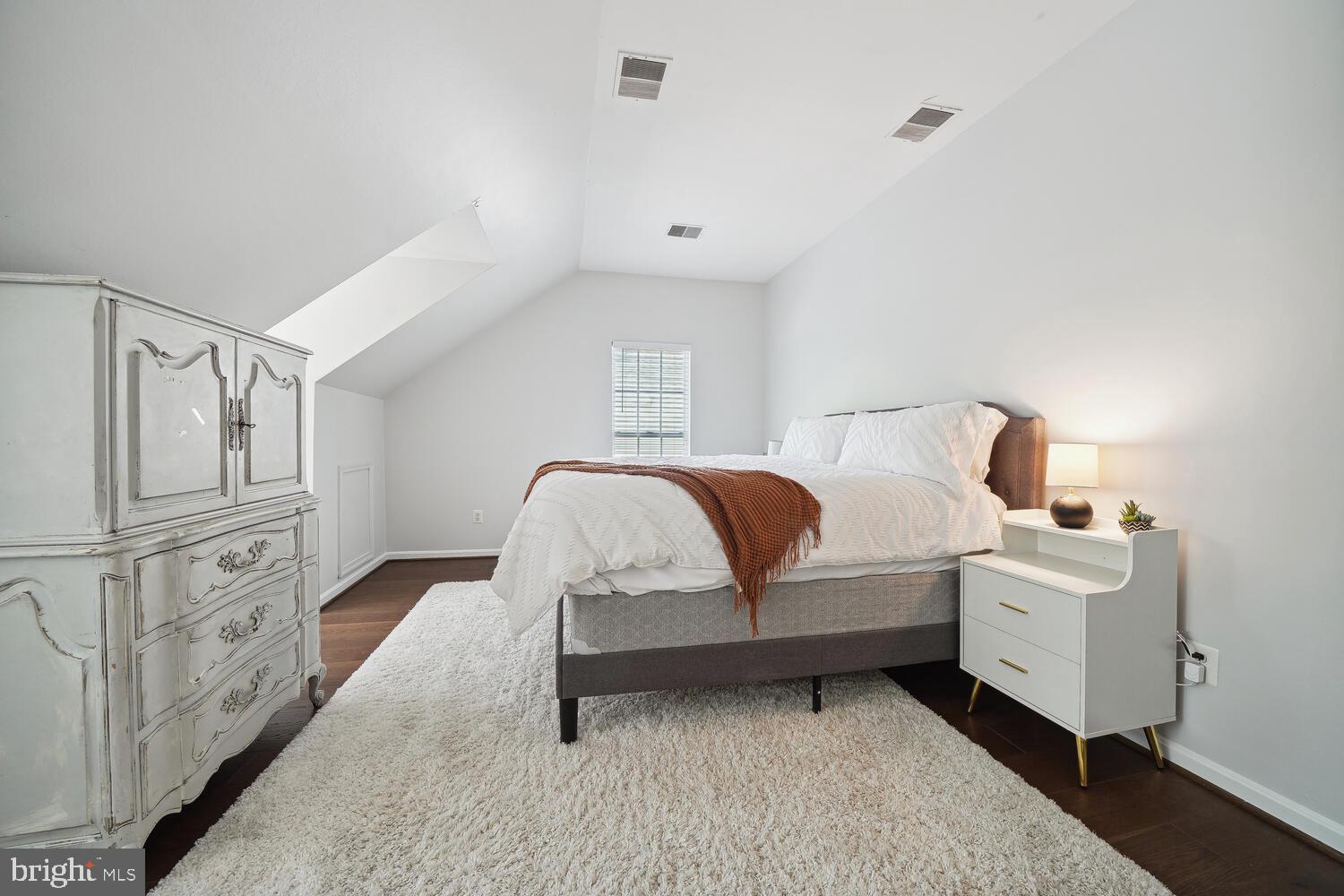 BROADLANDS - Residential