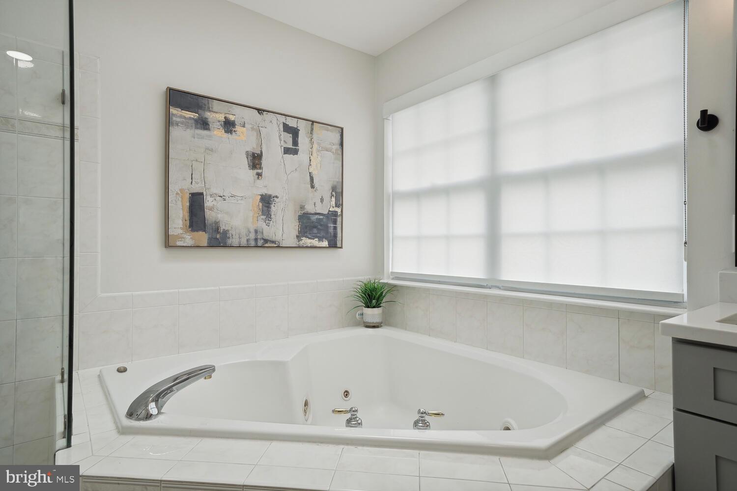 BROADLANDS - Residential