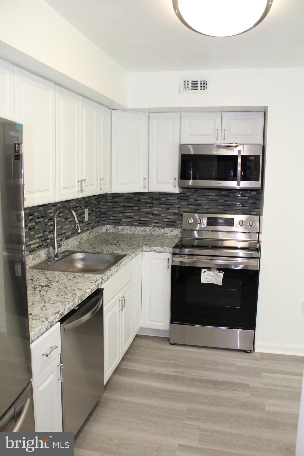 HERITAGE HILL CONDO - Residential