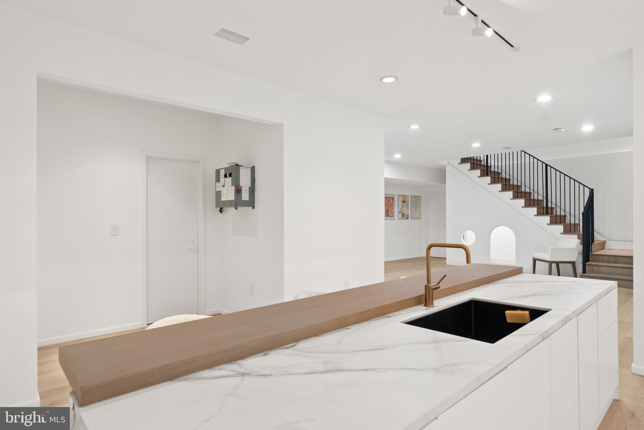 BEACON HILL - Residential