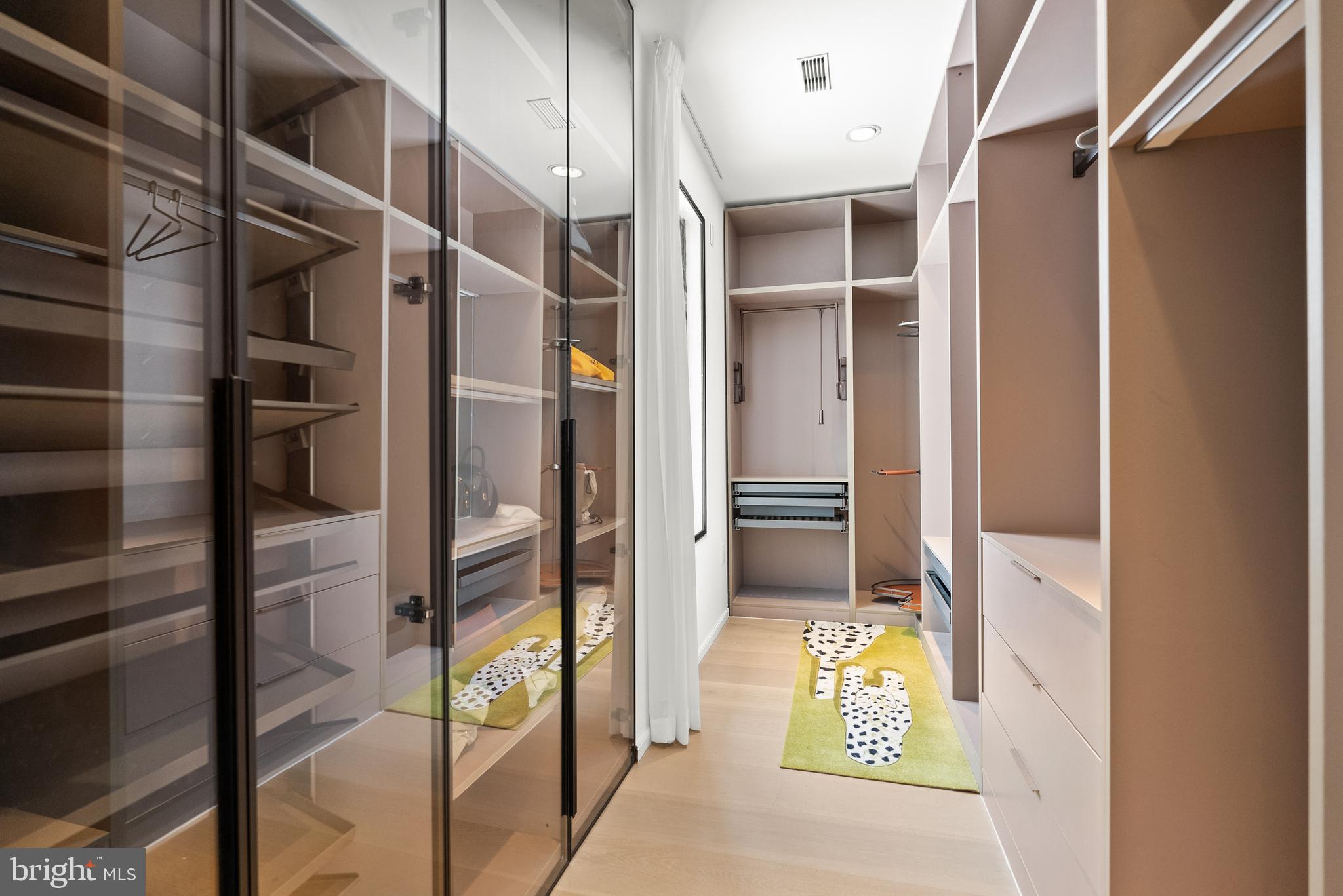 BEACON HILL - Residential