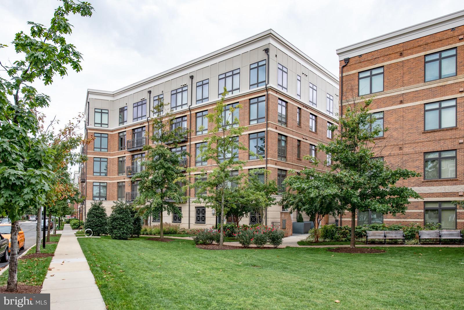 OLD TOWN COMMONS - Residential