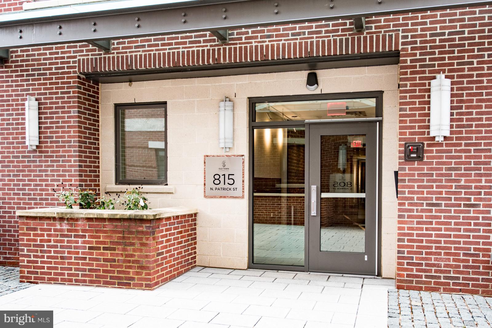 OLD TOWN COMMONS - Residential