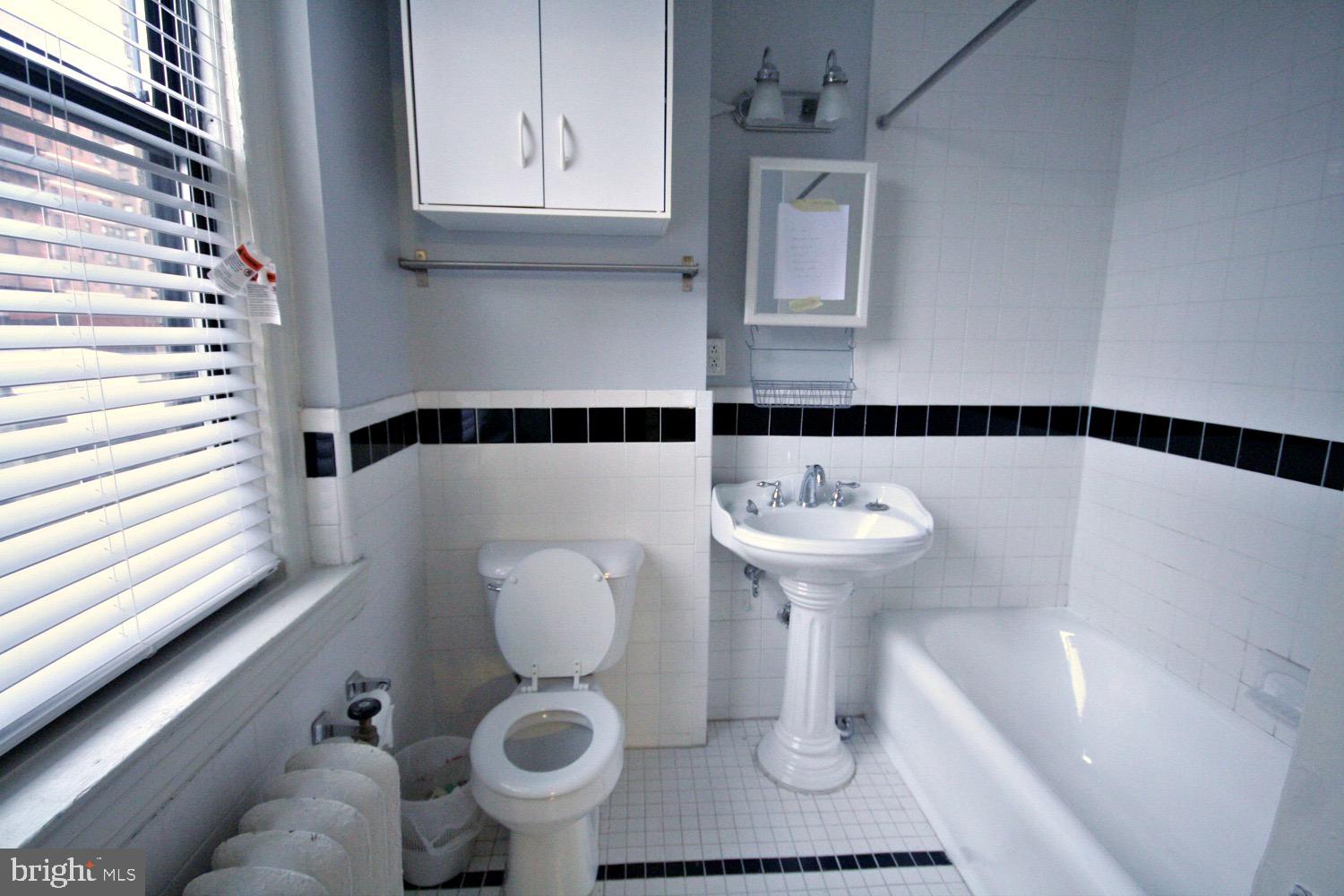 CENTER CITY - Residential Lease