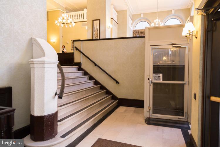 CENTER CITY - Residential Lease