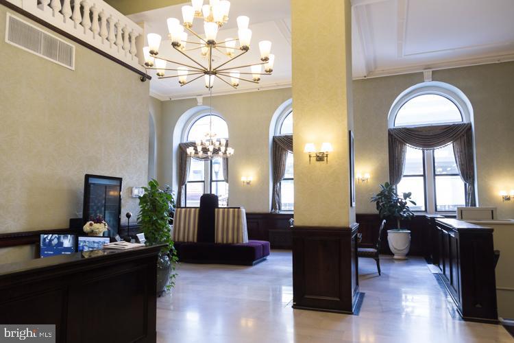 CENTER CITY - Residential Lease