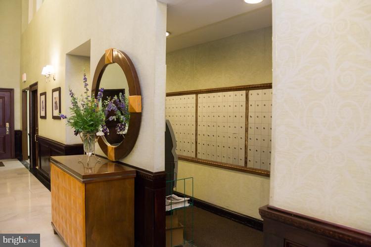 CENTER CITY - Residential Lease