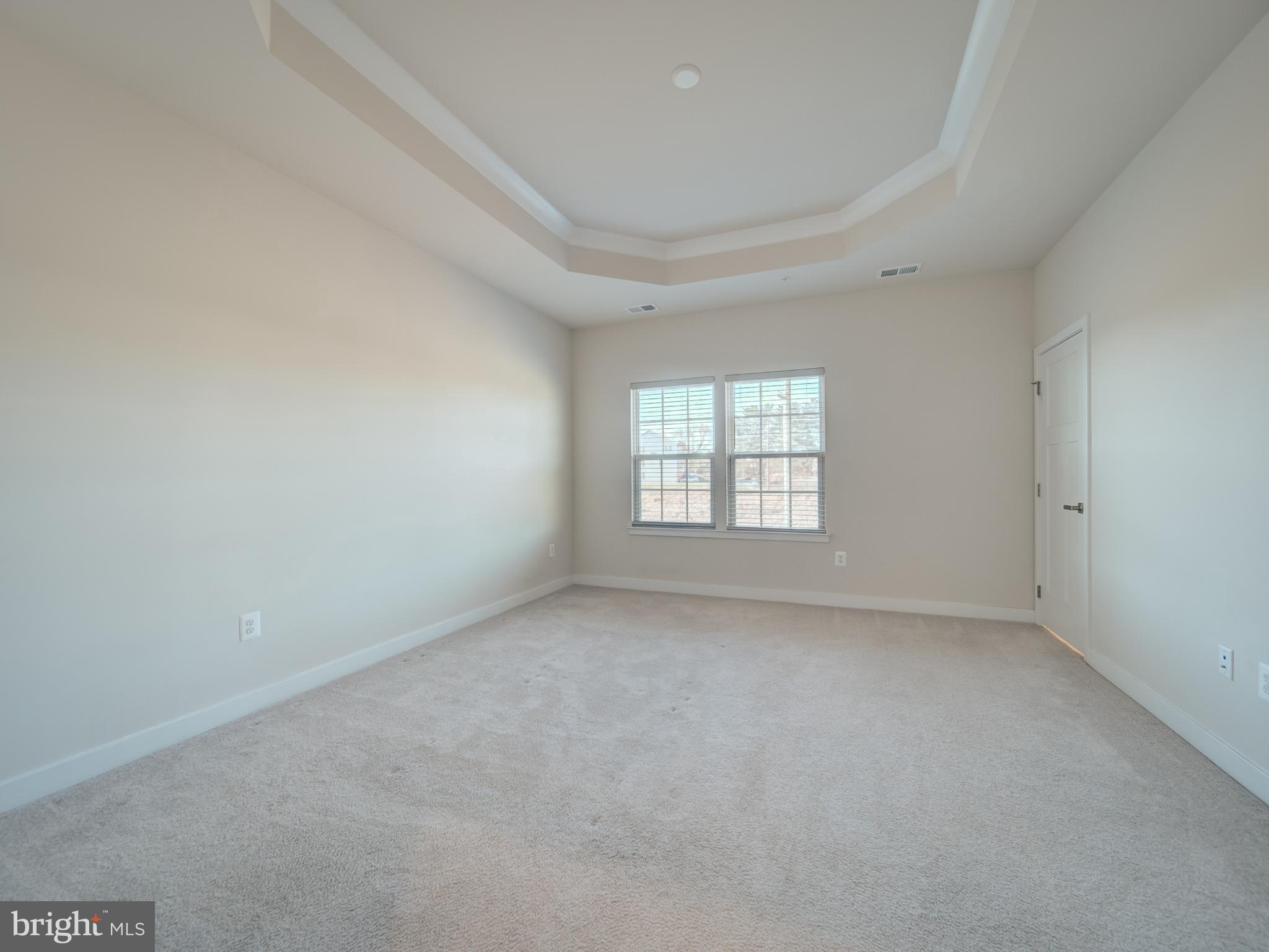 MONTGOMERY VILLAGE - Residential Lease