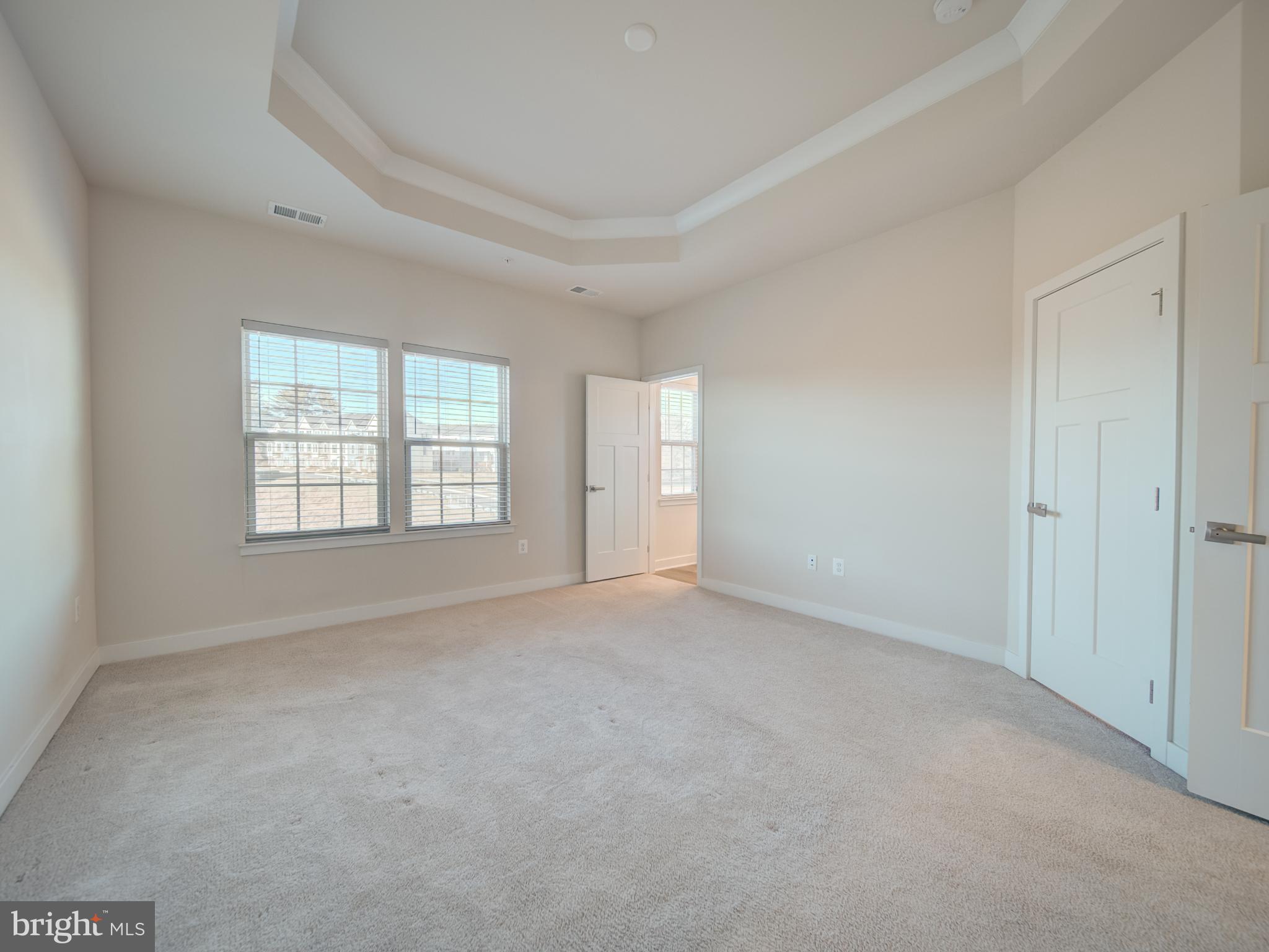 MONTGOMERY VILLAGE - Residential Lease