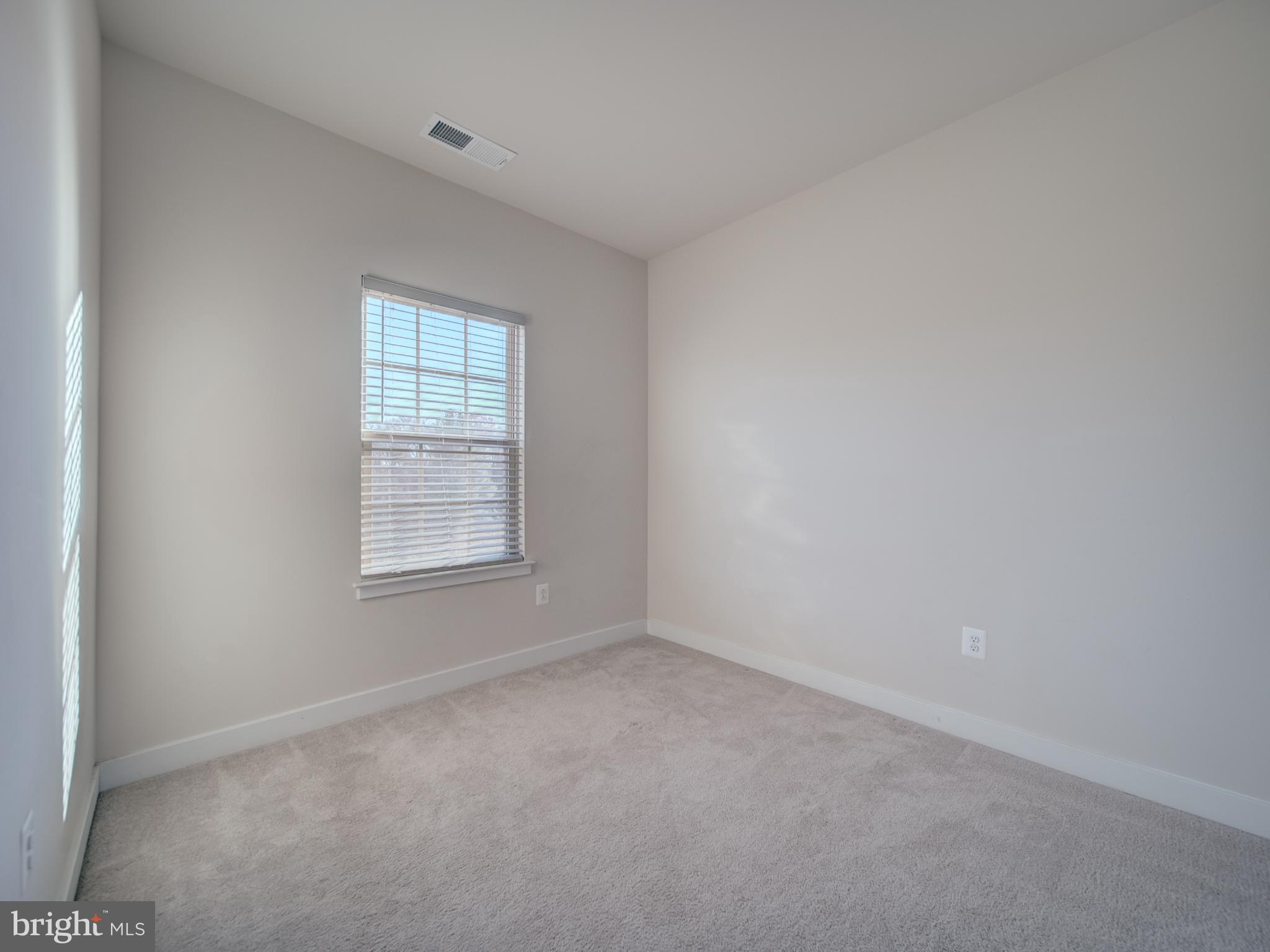 MONTGOMERY VILLAGE - Residential Lease