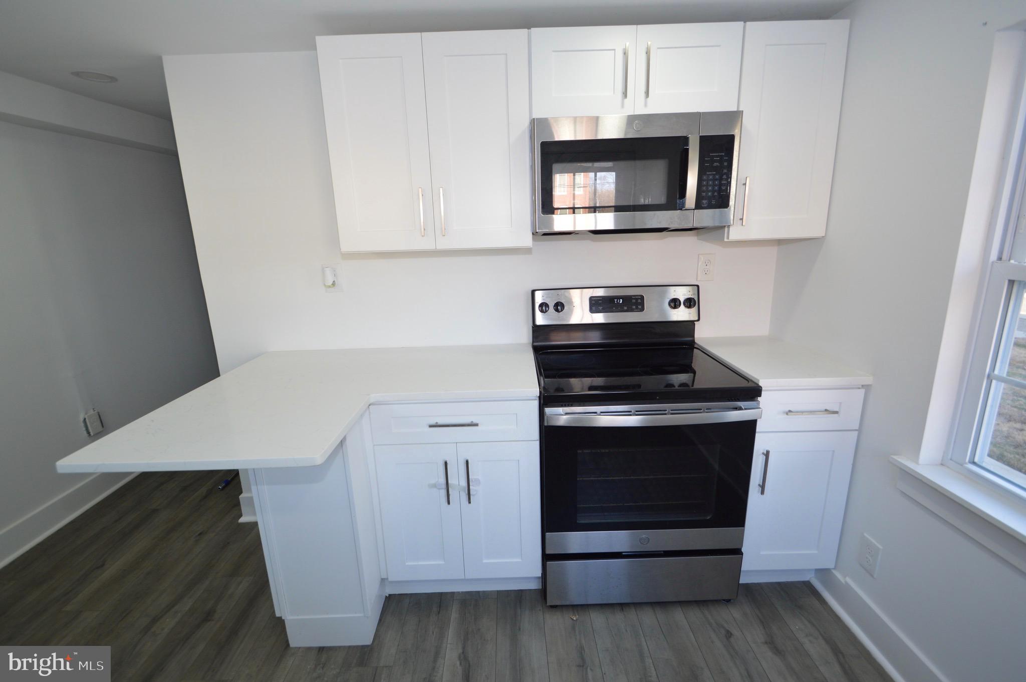 211 E UNION STREET 5