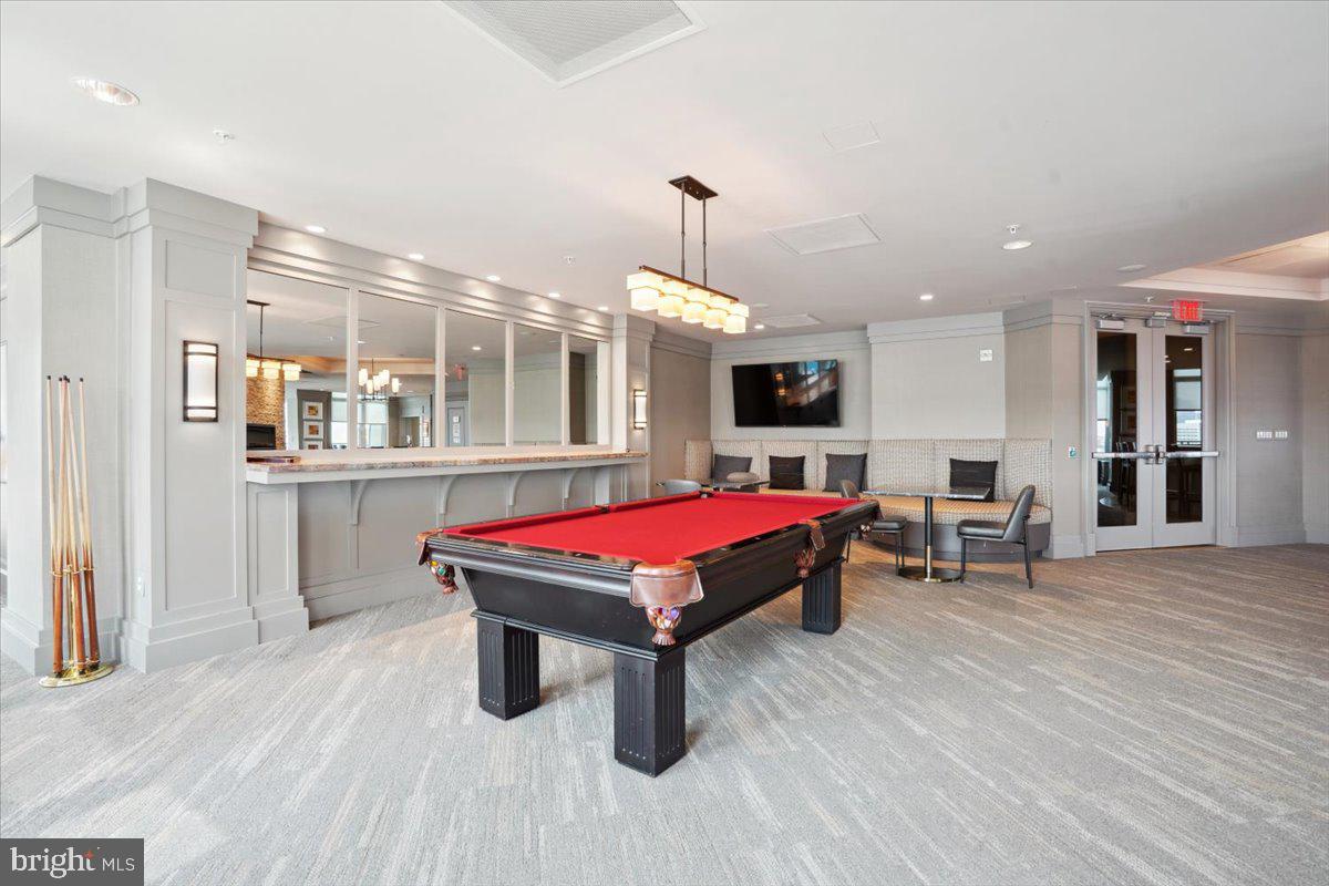 ONE PARK CREST CONDOMINIUM - Residential