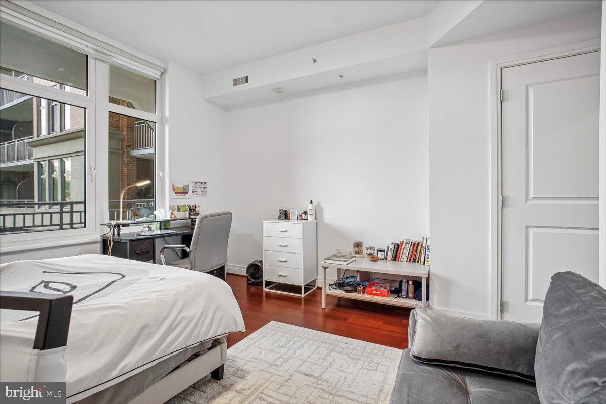 ONE PARK CREST CONDOMINIUM - Residential