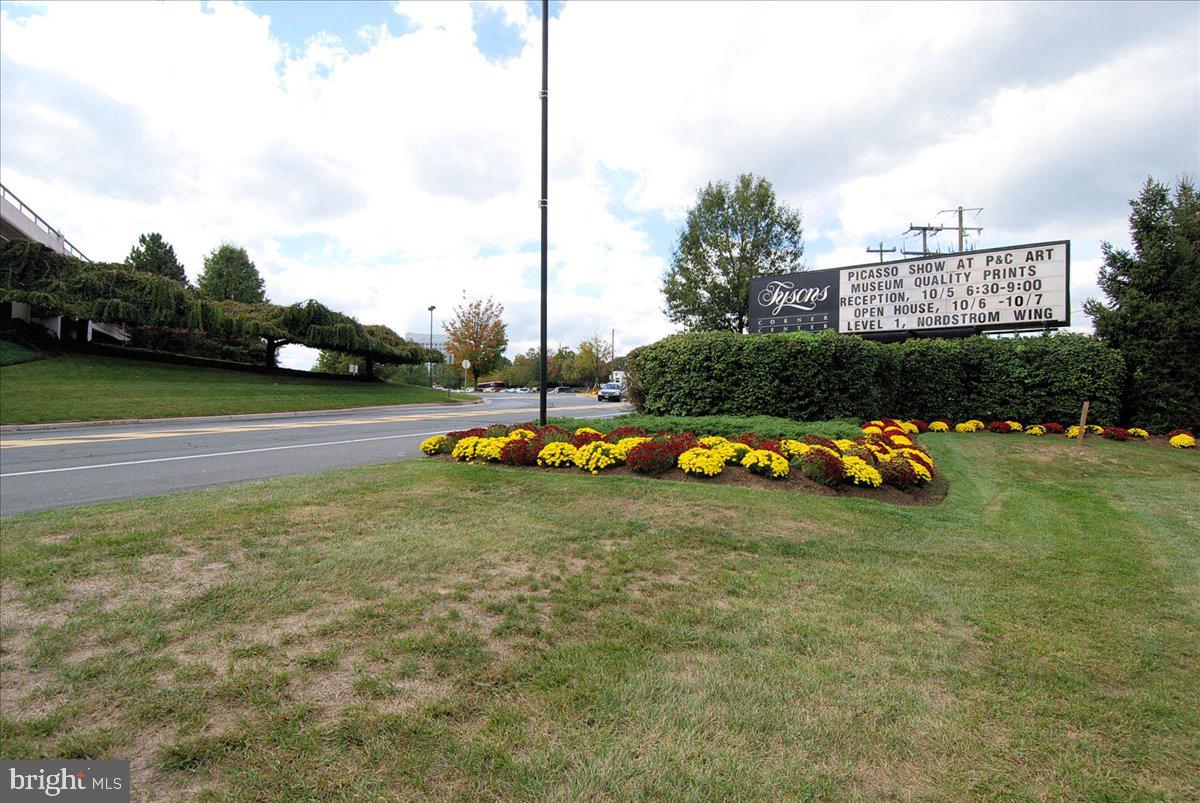 ONE PARK CREST CONDOMINIUM - Residential