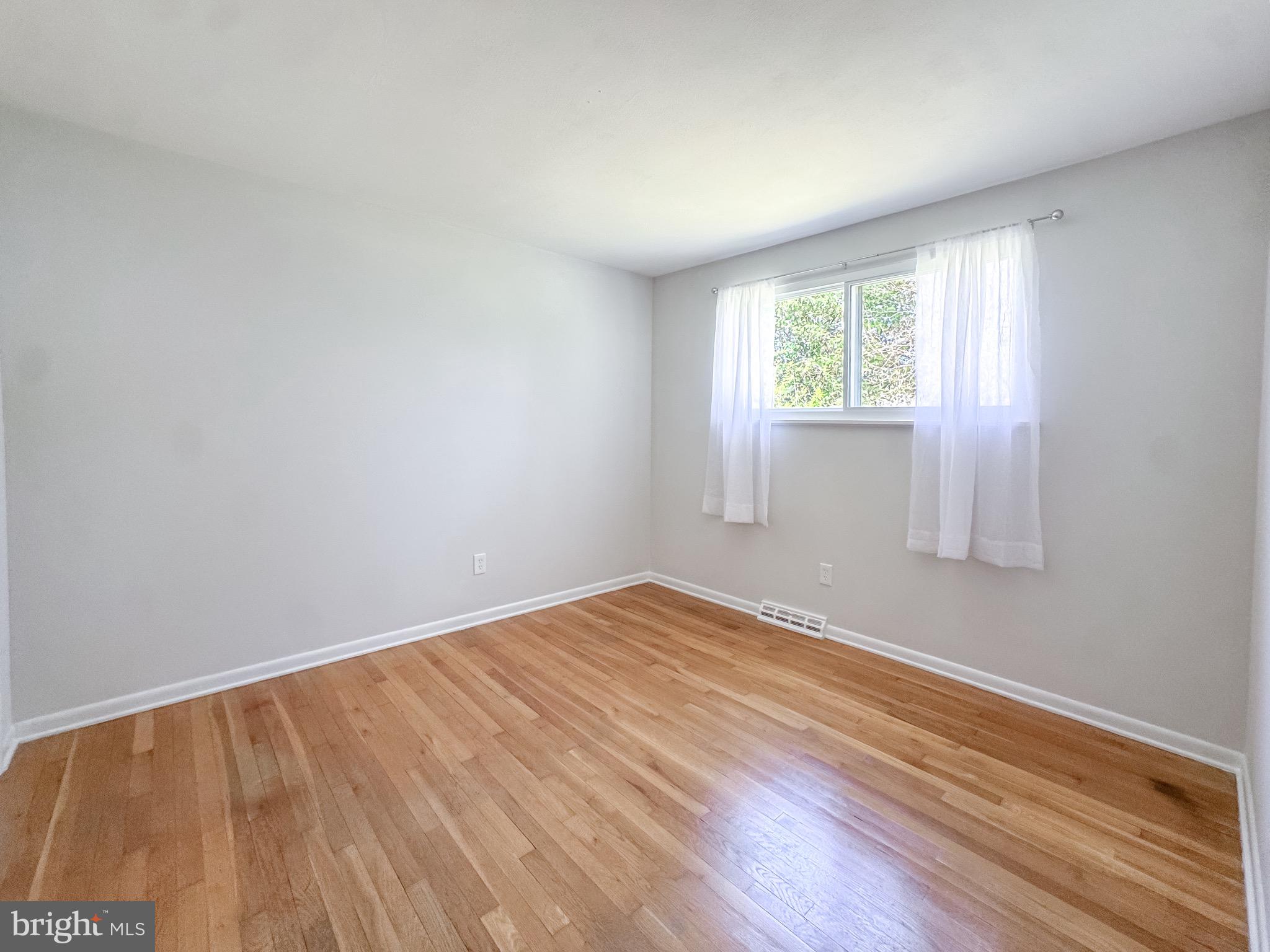 SCHOOLVIEW - Residential