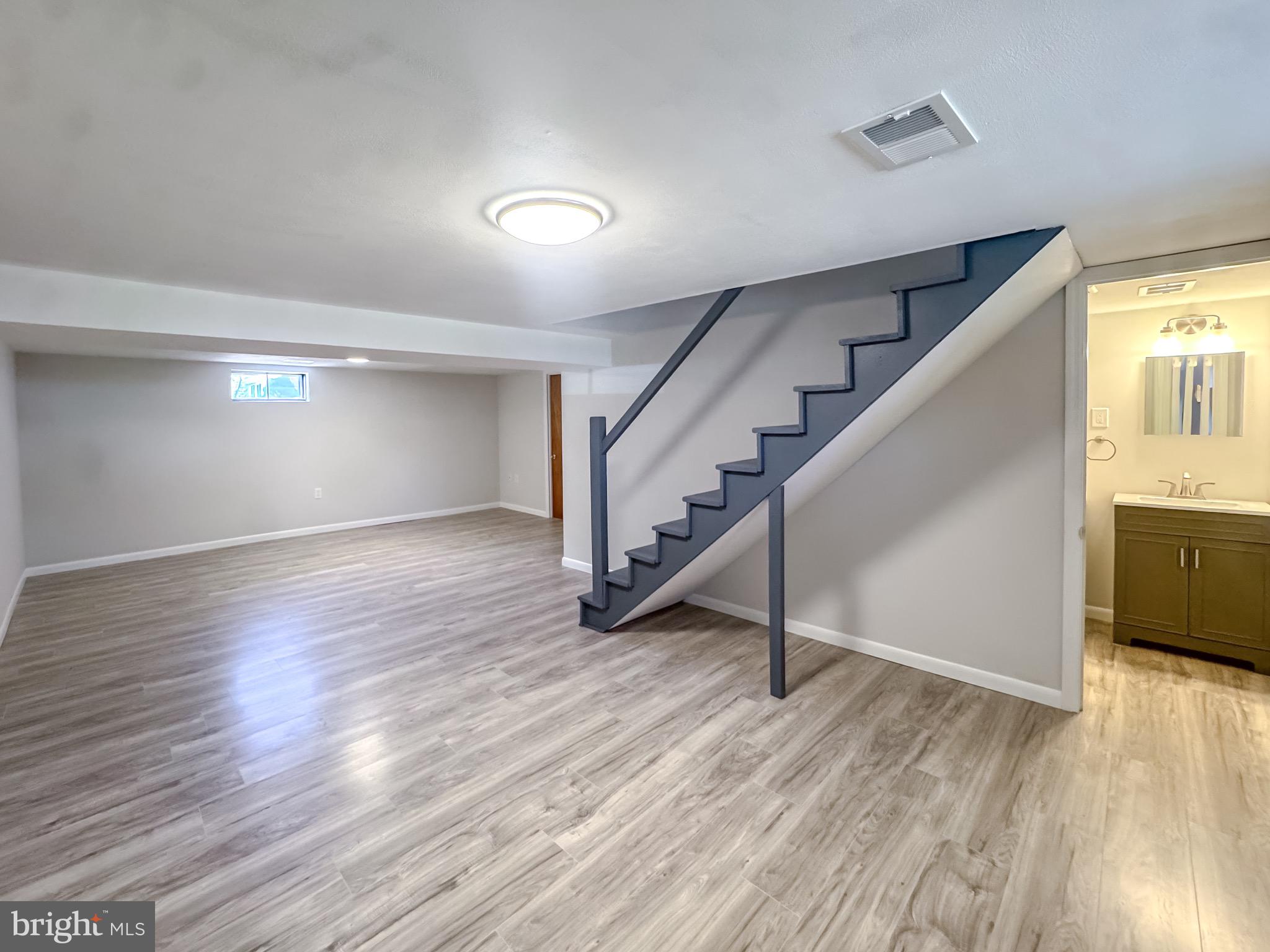 SCHOOLVIEW - Residential