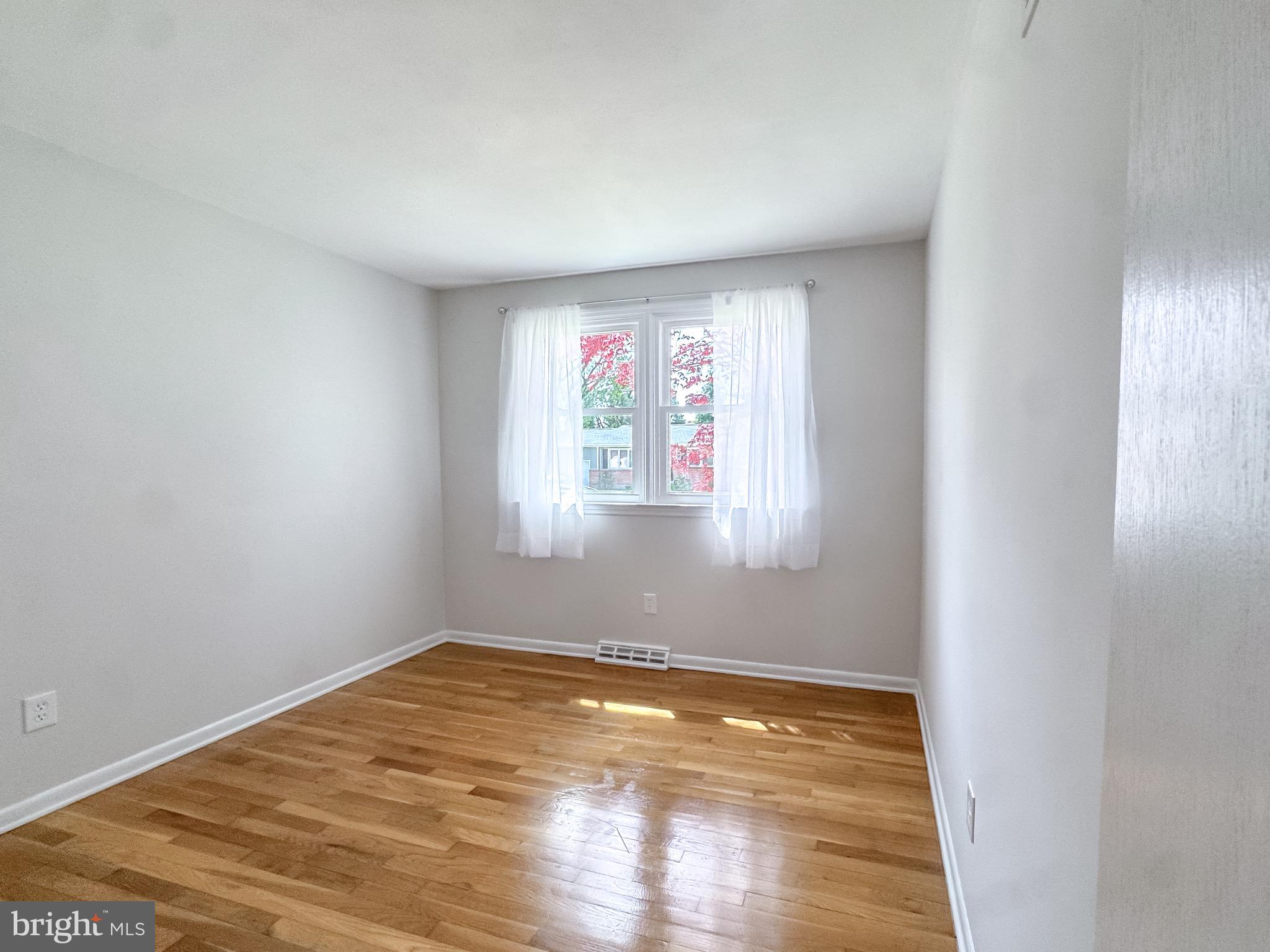 SCHOOLVIEW - Residential