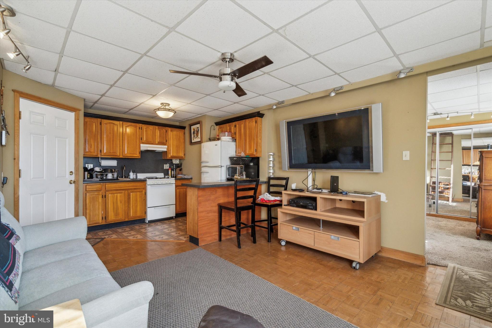 DICKINSON NARROWS - Residential