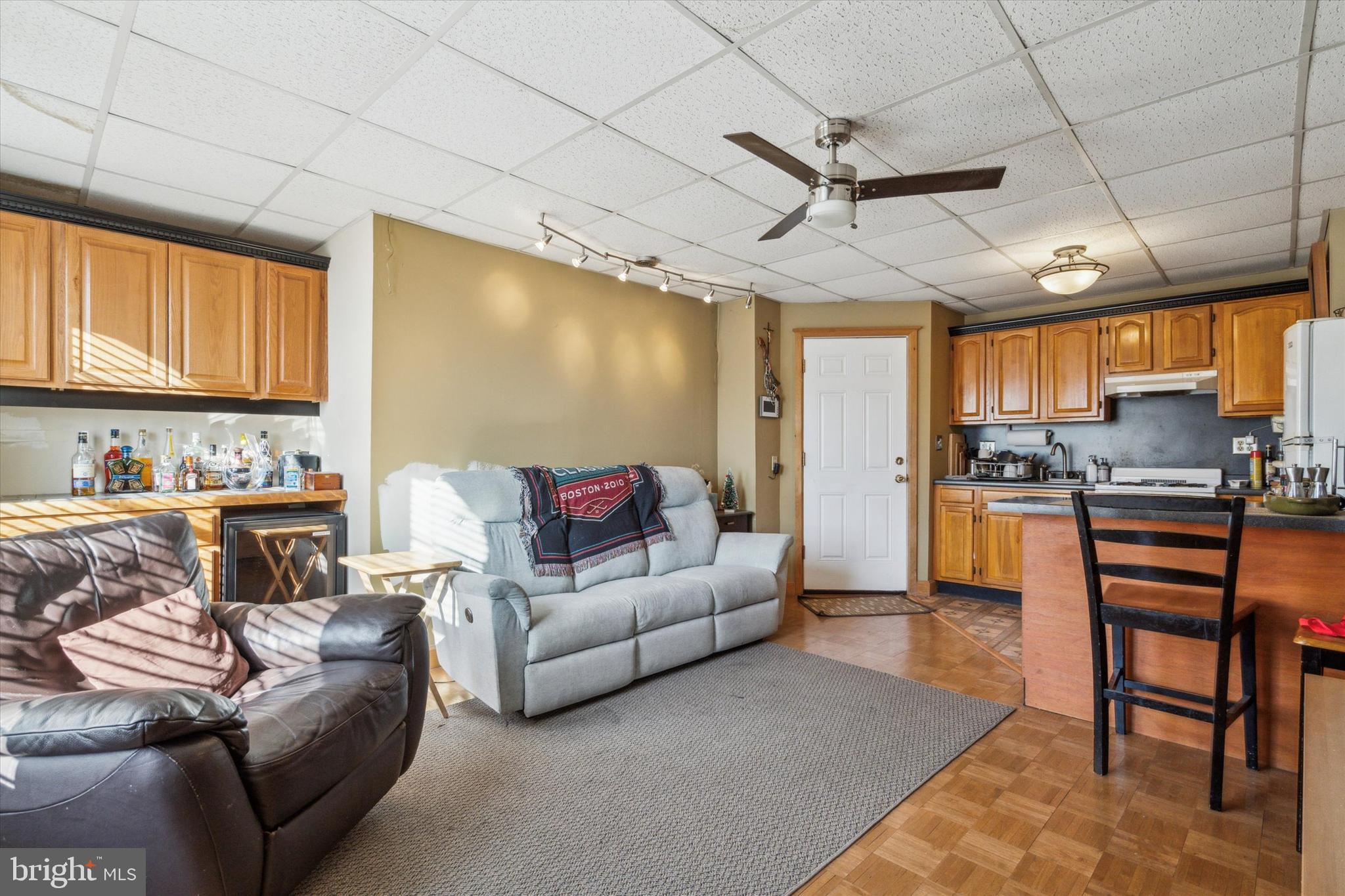 DICKINSON NARROWS - Residential