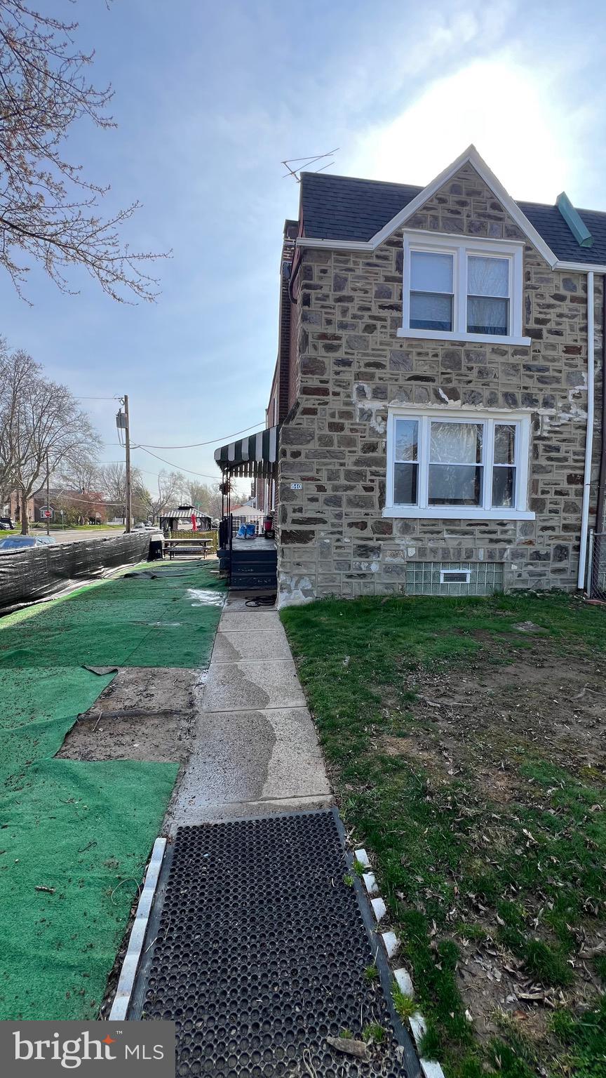 OXFORD CIRCLE - Residential