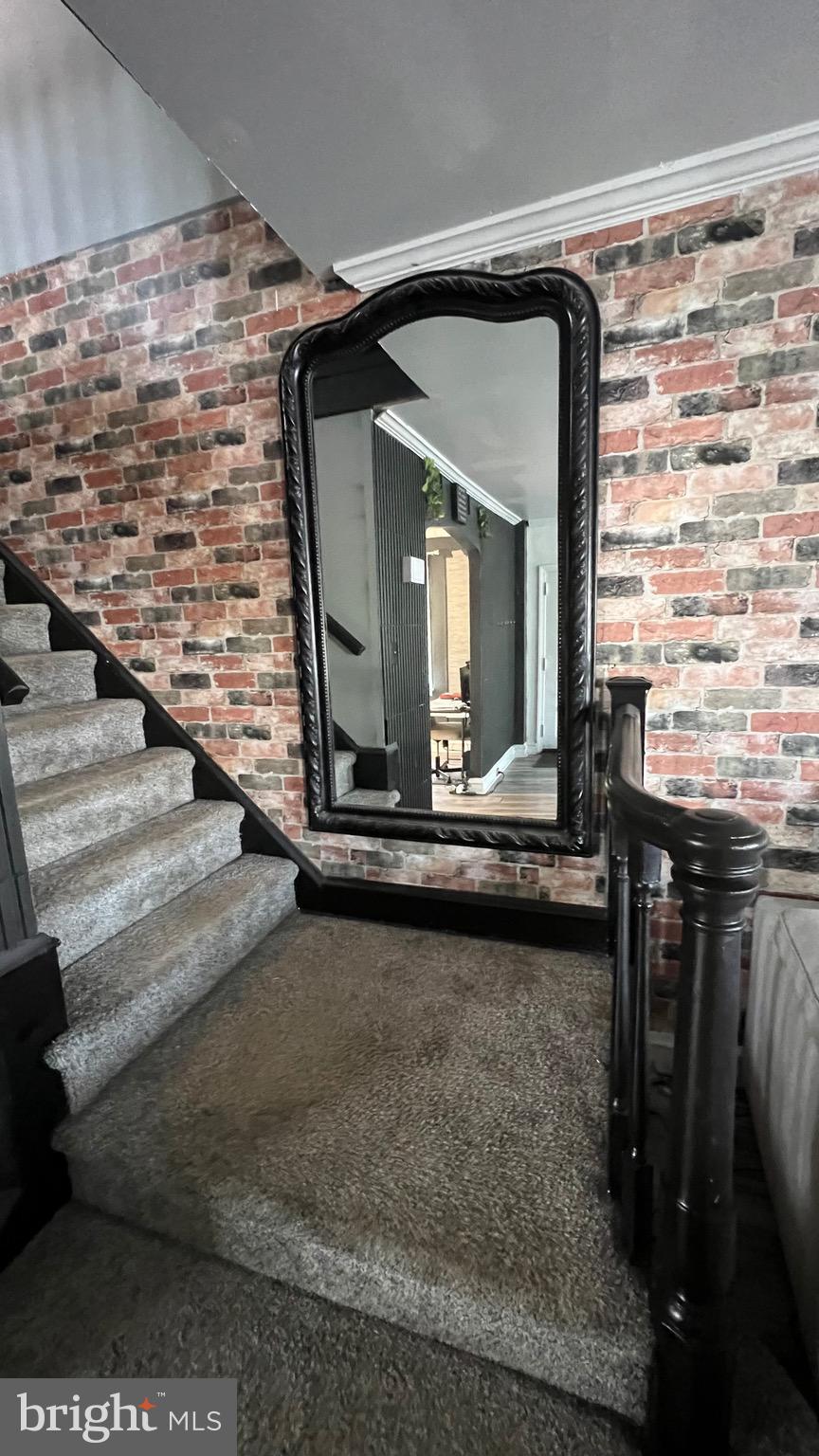 OXFORD CIRCLE - Residential