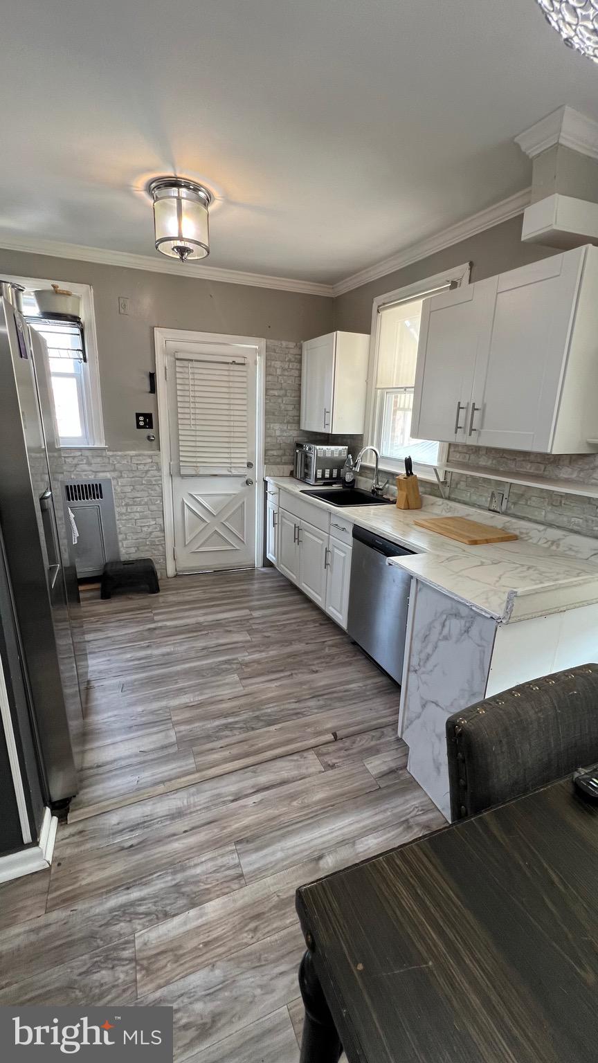 OXFORD CIRCLE - Residential