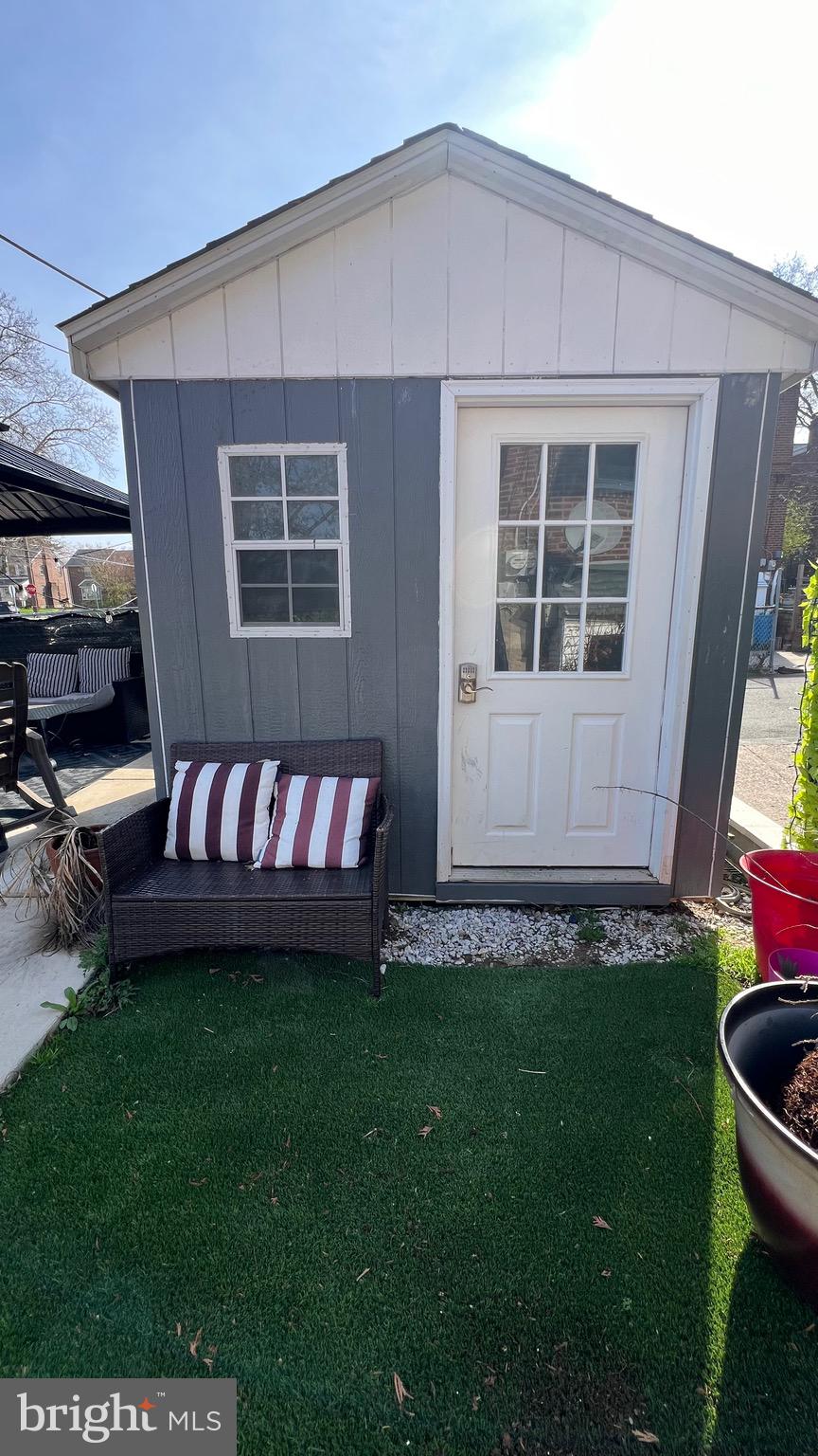 OXFORD CIRCLE - Residential