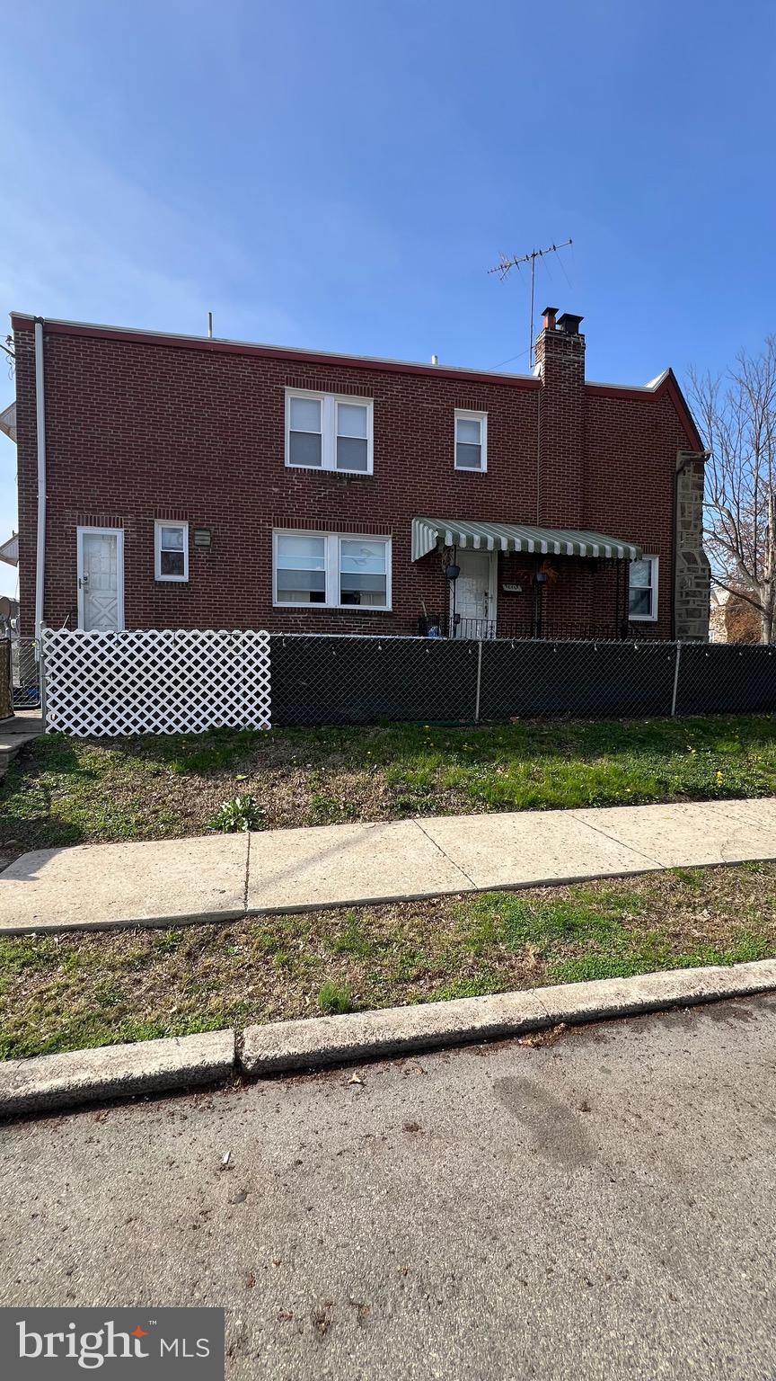 OXFORD CIRCLE - Residential