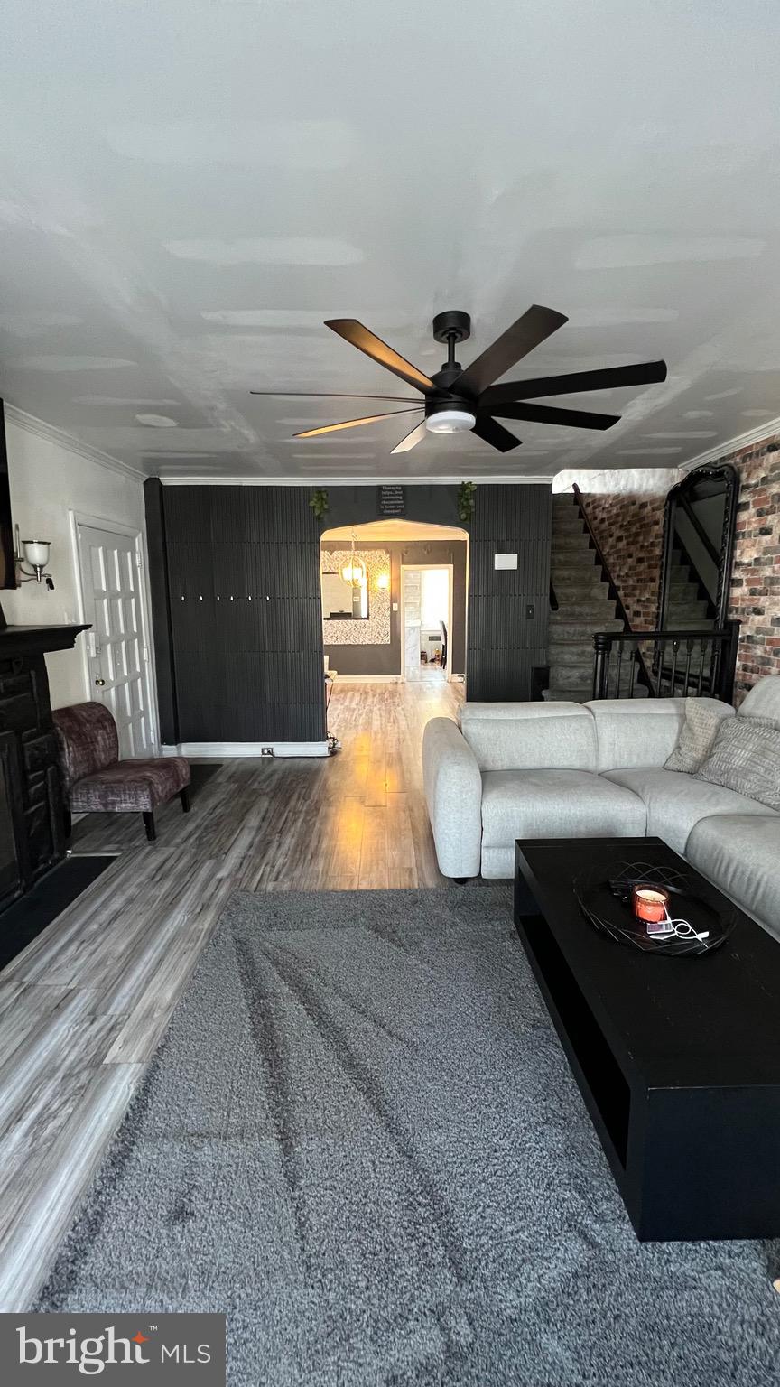 OXFORD CIRCLE - Residential