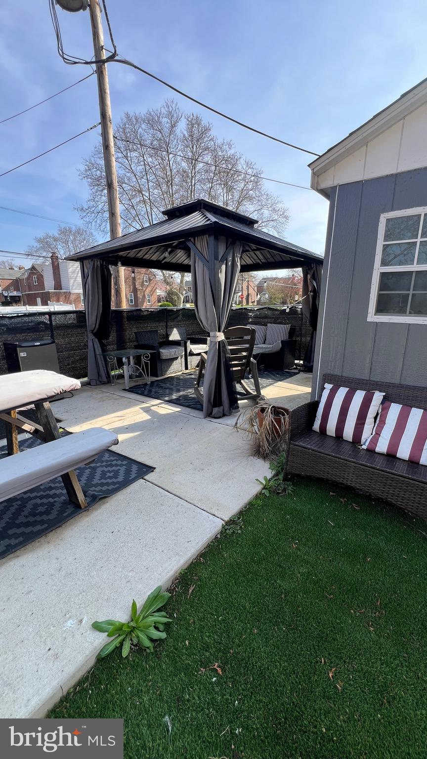 OXFORD CIRCLE - Residential