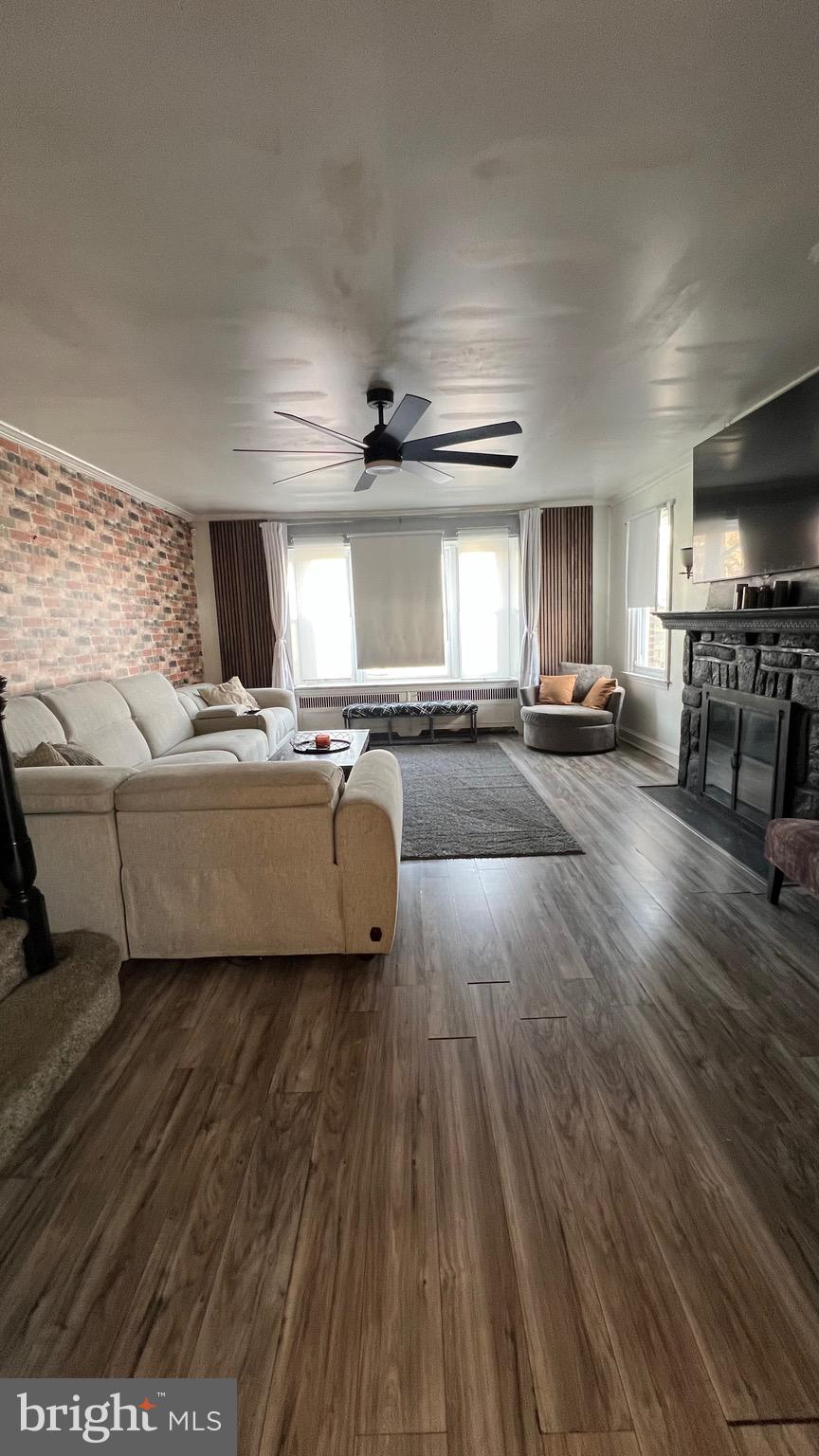 OXFORD CIRCLE - Residential