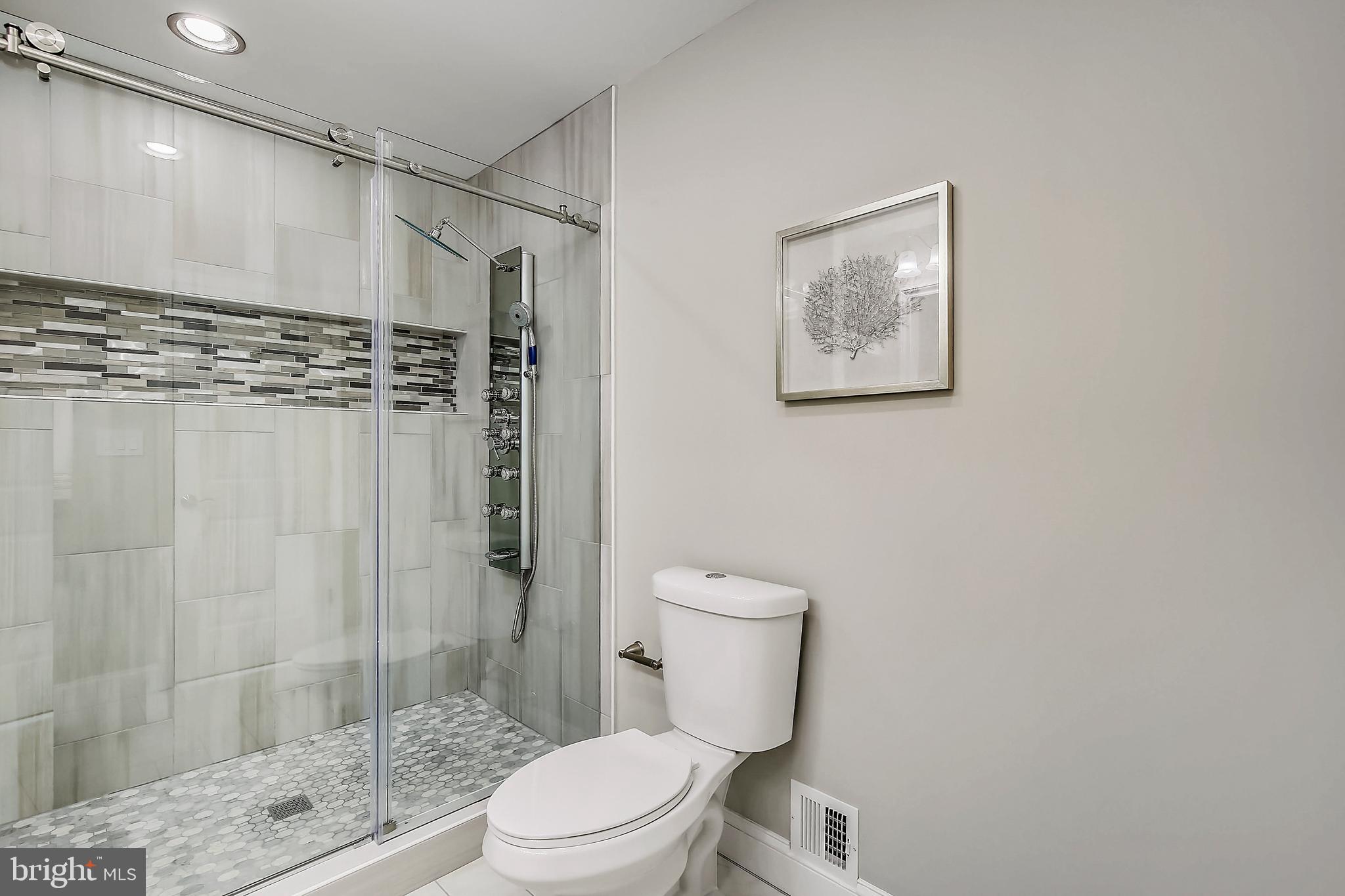 REGENCY ESTATES - Residential