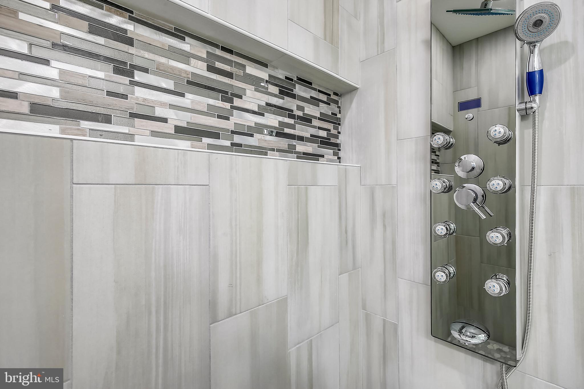 REGENCY ESTATES - Residential